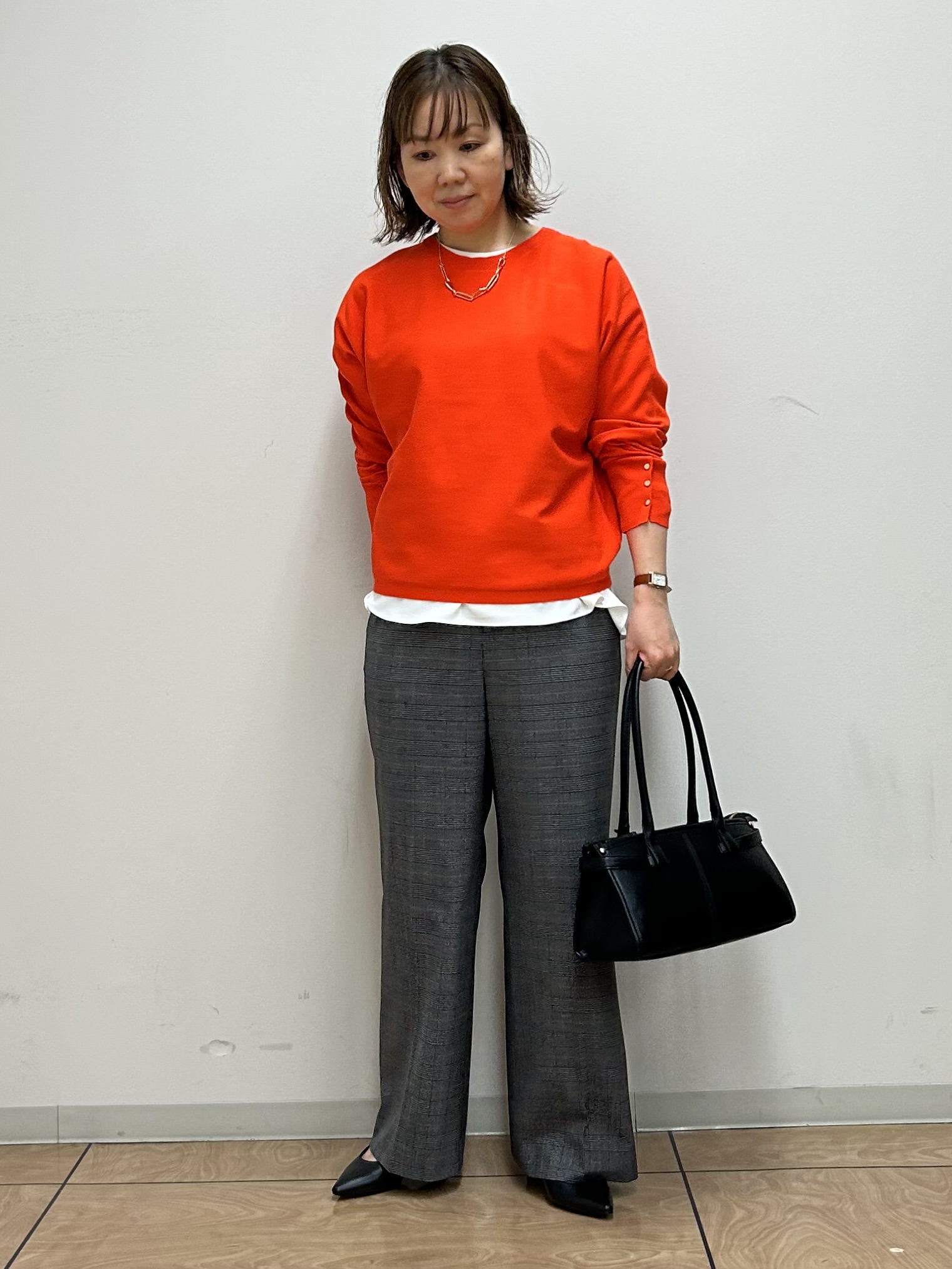 mariさんの「INDIVI｜【選べる6色／ストレッチ◎】きれいめドルマンスリーブニット」を使ったコーディネート