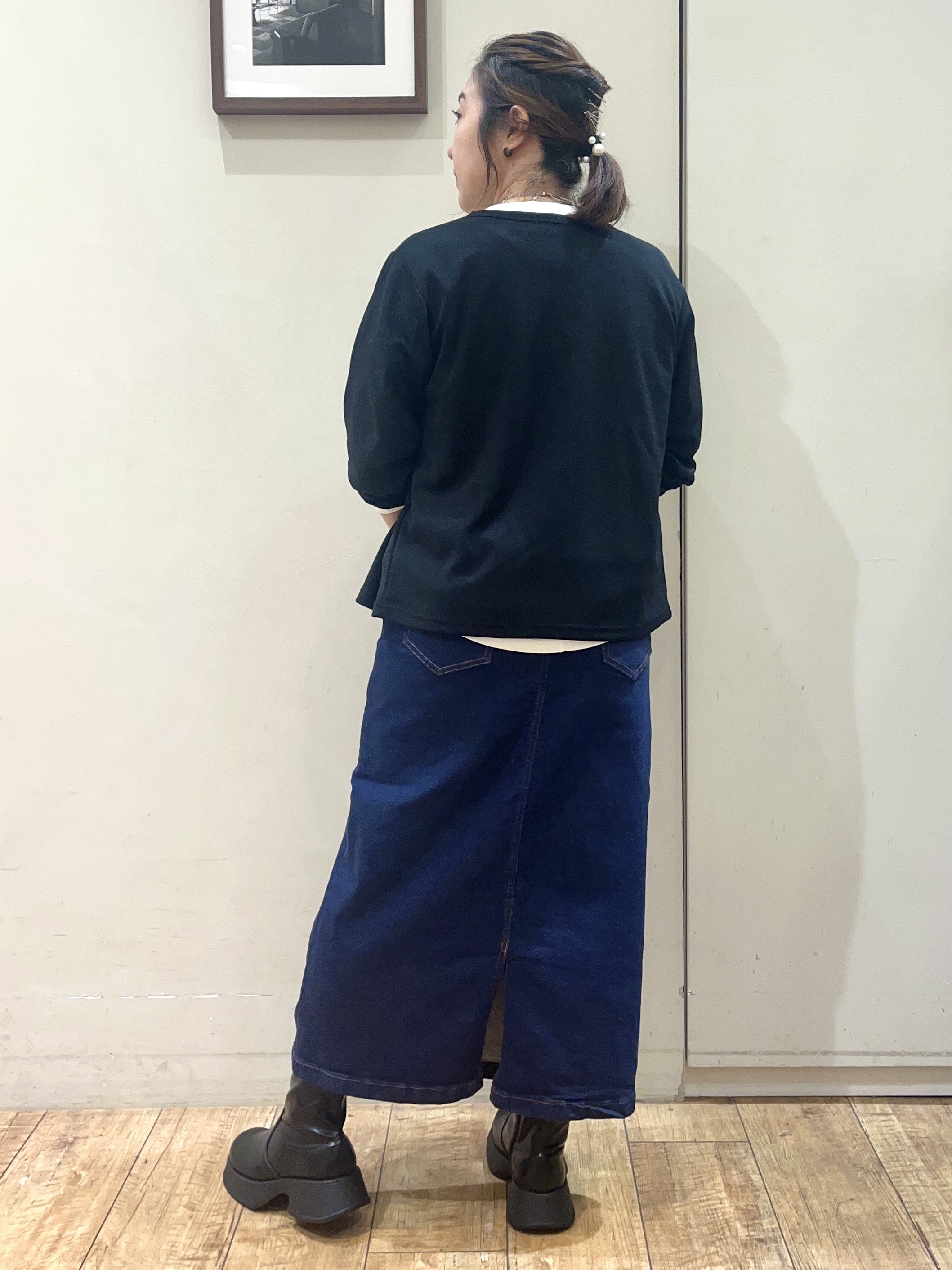 harusakuさんの「SHOO･LA･RUE｜【UV/S-LL/洗濯機可】多ボタンがポイント クルーネックカーディガン」を使ったコーディネート