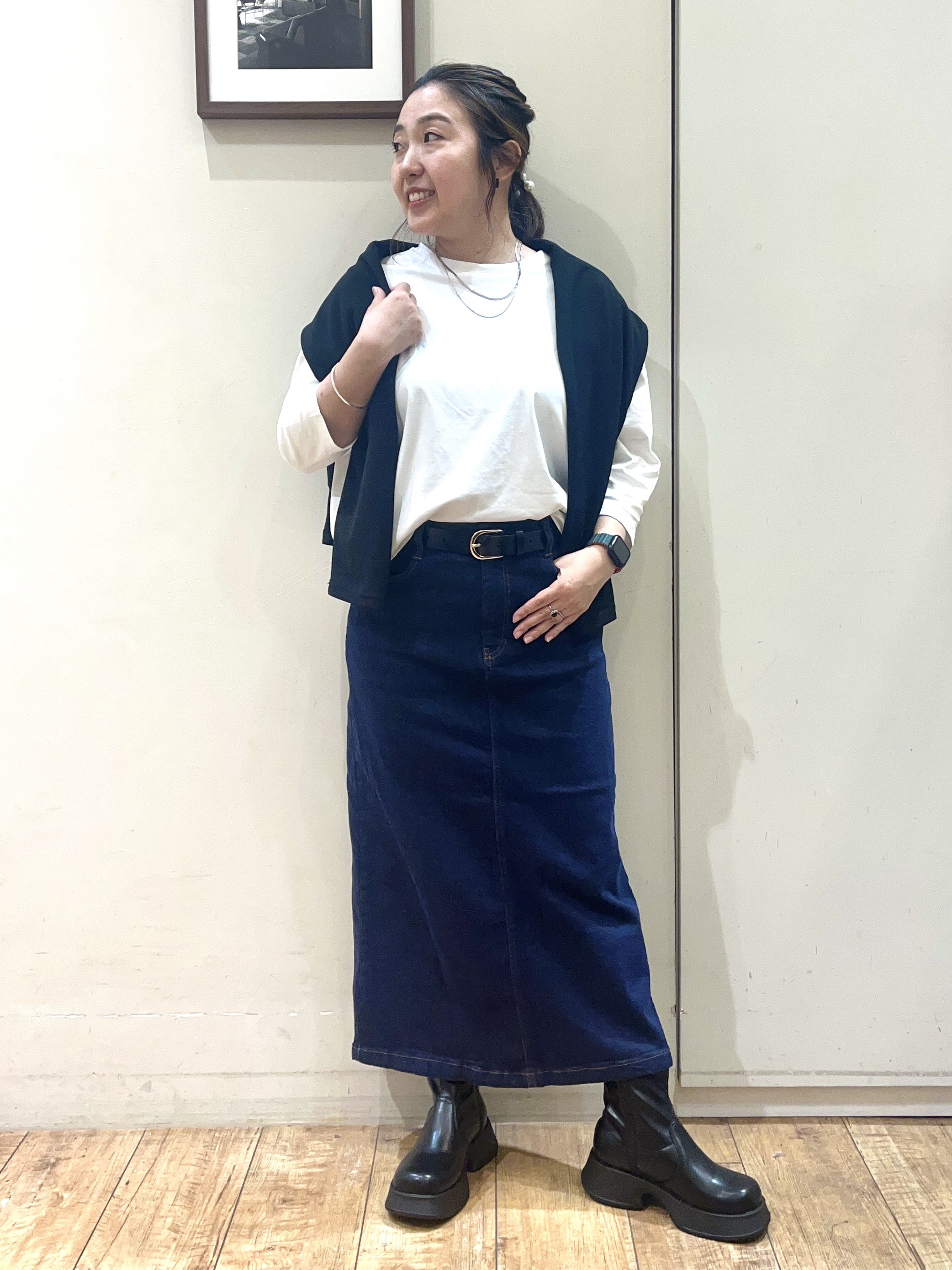 harusakuさんの「SHOO･LA･RUE｜【UV/S-LL/洗濯機可】多ボタンがポイント クルーネックカーディガン」を使ったコーディネート