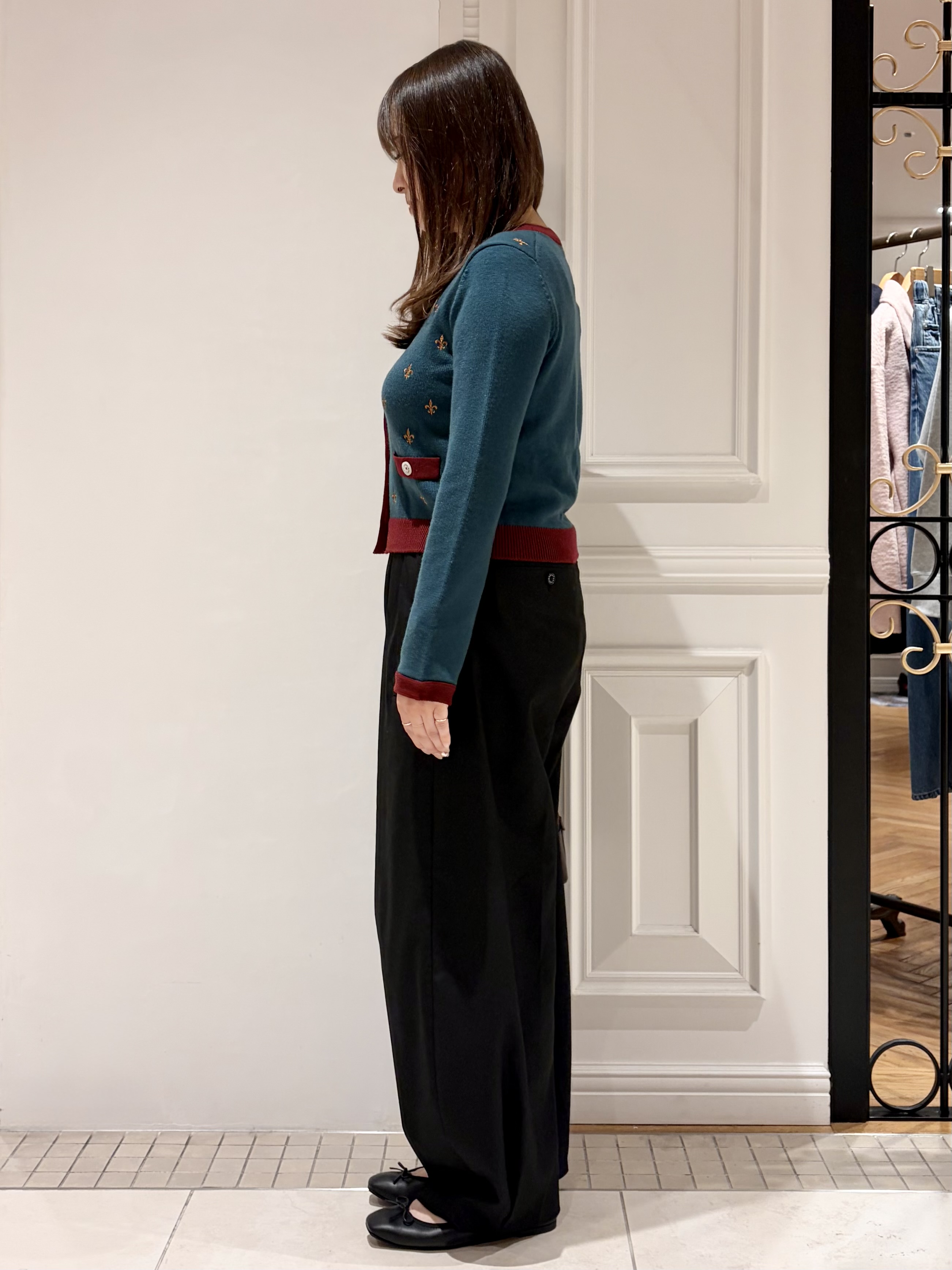 minowaさんの「DRESSTERIOR｜リリークレストカーディガン」を使ったコーディネート