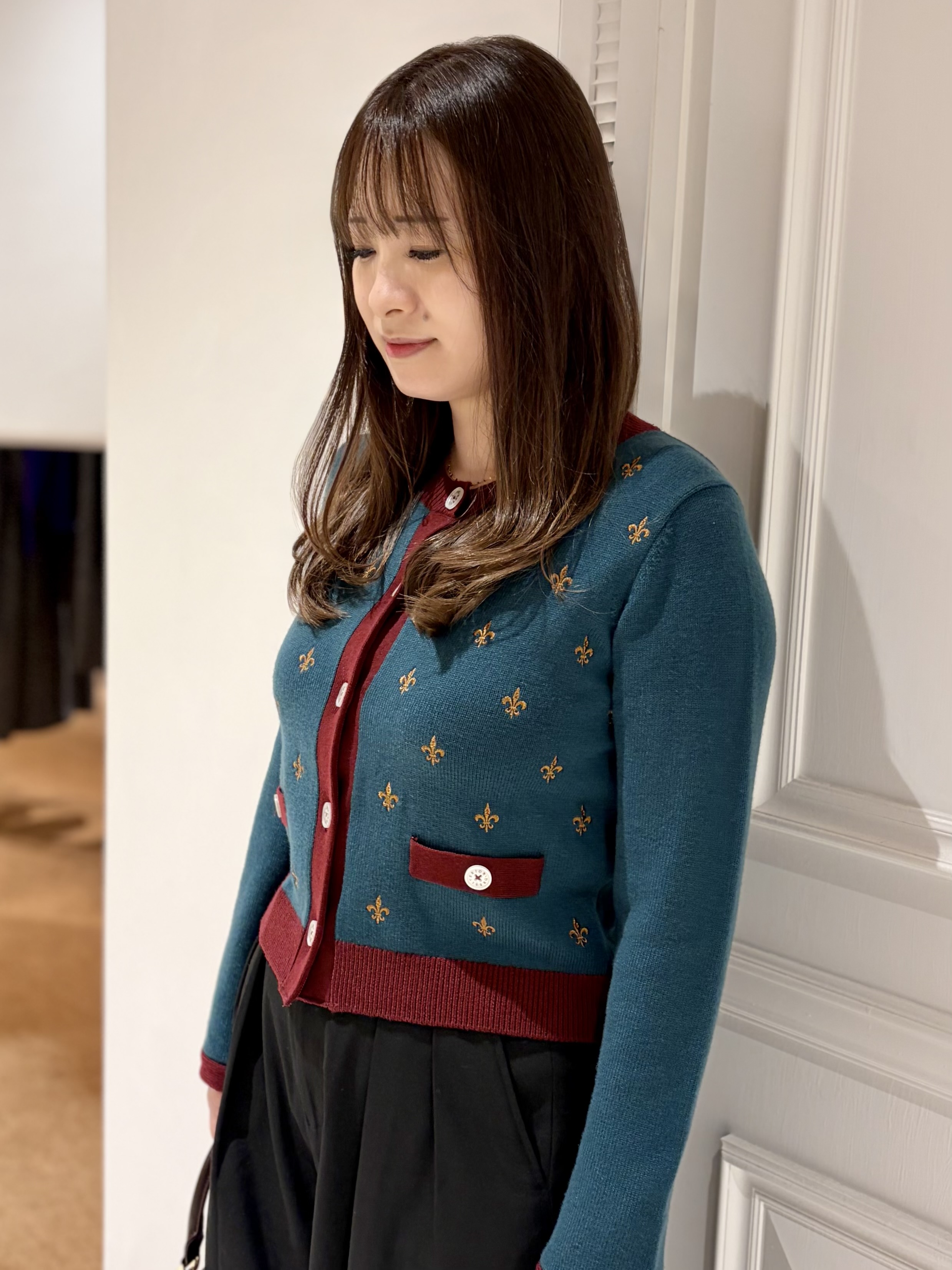 minowaさんの「DRESSTERIOR｜リリークレストカーディガン」を使ったコーディネート