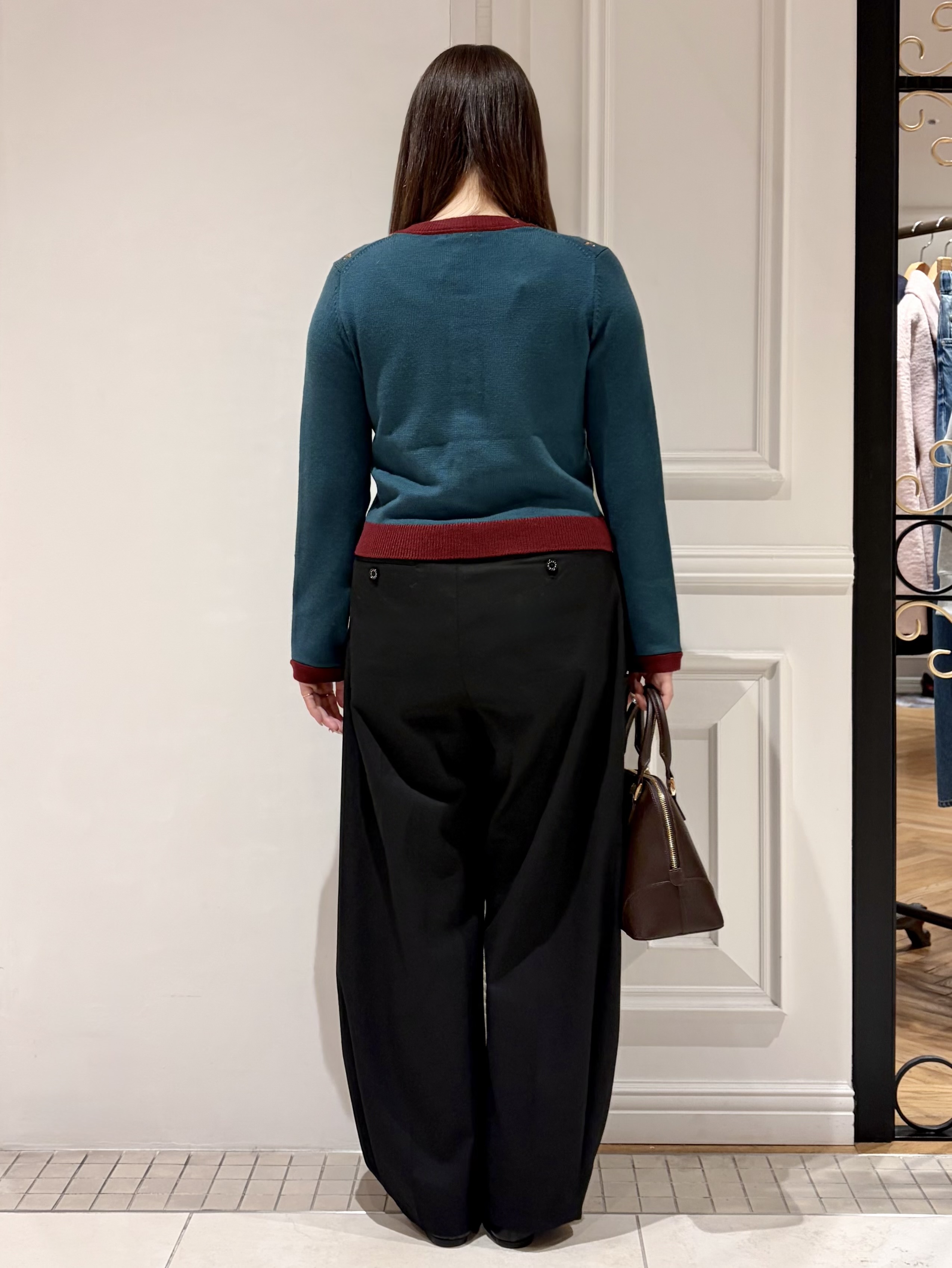 minowaさんの「DRESSTERIOR｜リリークレストカーディガン」を使ったコーディネート