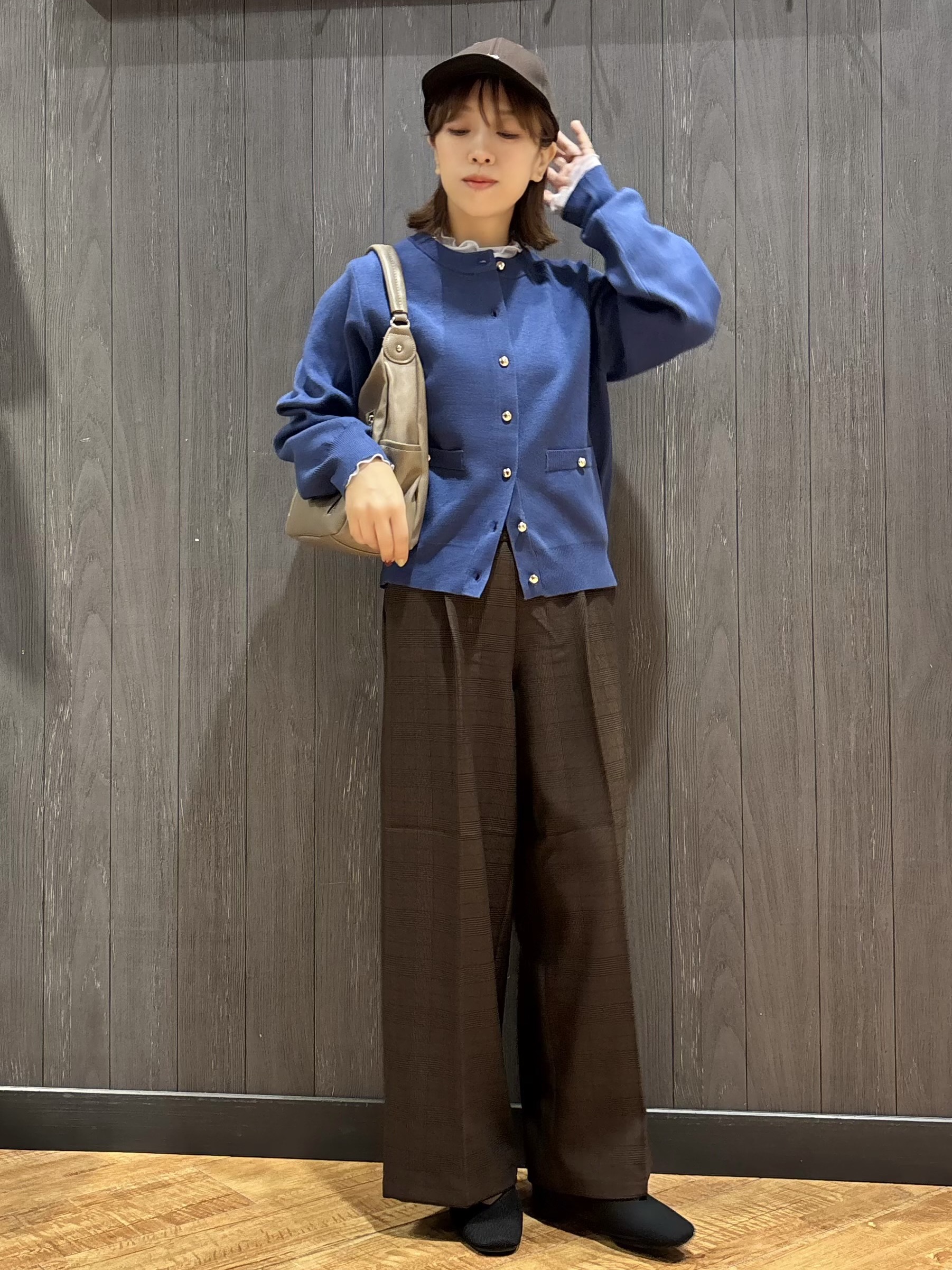 meiさんの「SHOO･LA･RUE｜【洗濯機可/S-LL】もちもちで心地よい もちここニットカーディガン」を使ったコーディネート