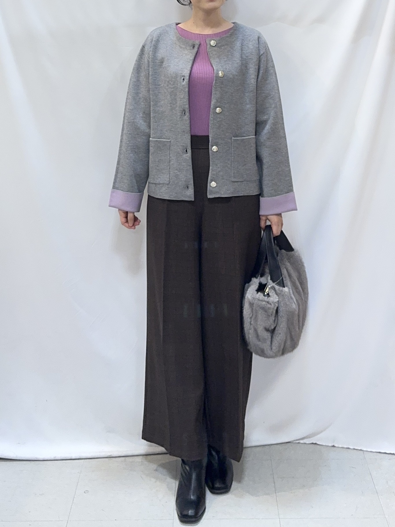 𝐇𝐢𝐫𝐨𝐦𝐢さんの「SHOO･LA･RUE｜【S-LL/洗濯機可/静電気防止】もちもち配色ダブルフェイスカーディガン」を使ったコーディネート