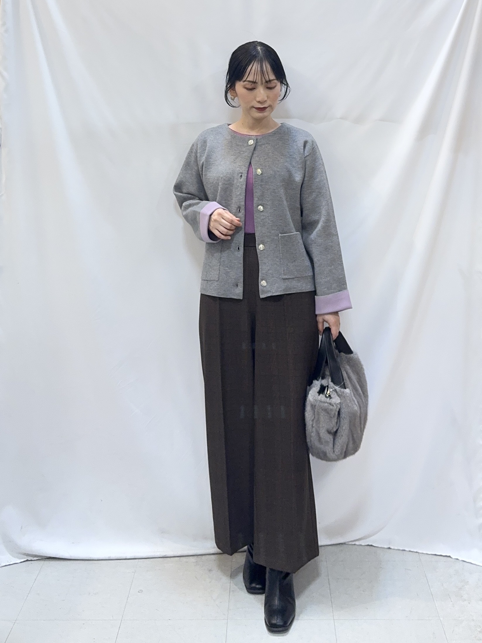 𝐇𝐢𝐫𝐨𝐦𝐢さんの「SHOO･LA･RUE｜【S-LL/洗濯機可/静電気防止】もちもち配色ダブルフェイスカーディガン」を使ったコーディネート