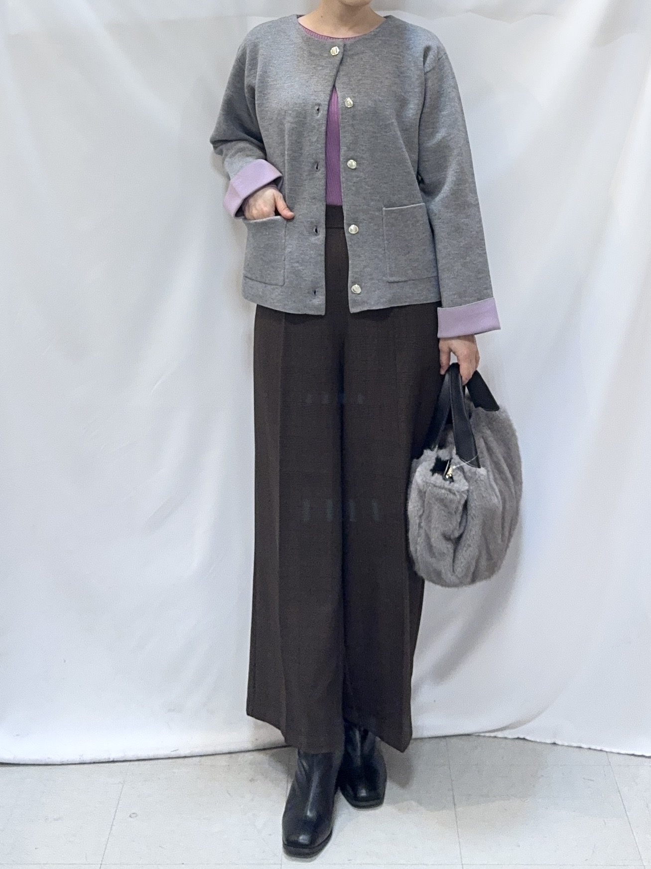 𝐇𝐢𝐫𝐨𝐦𝐢さんの「SHOO･LA･RUE｜【S-LL/洗濯機可/静電気防止】もちもち配色ダブルフェイスカーディガン」を使ったコーディネート