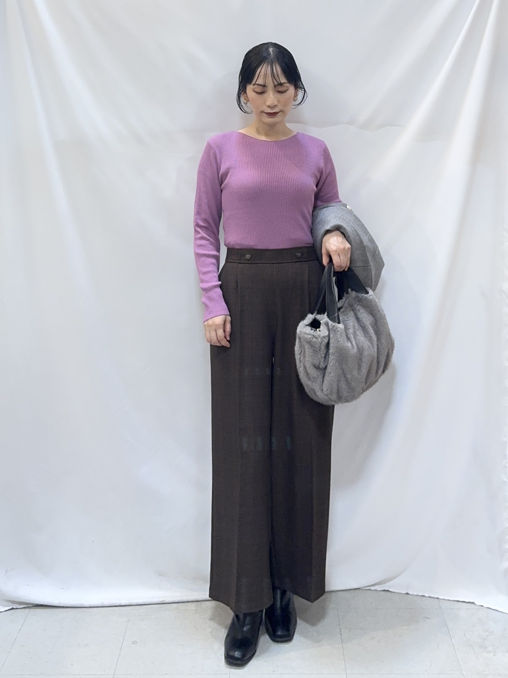 𝐇𝐢𝐫𝐨𝐦𝐢さんの「SHOO･LA･RUE｜【S-LL/洗濯機可/静電気防止】もちもち配色ダブルフェイスカーディガン」を使ったコーディネート