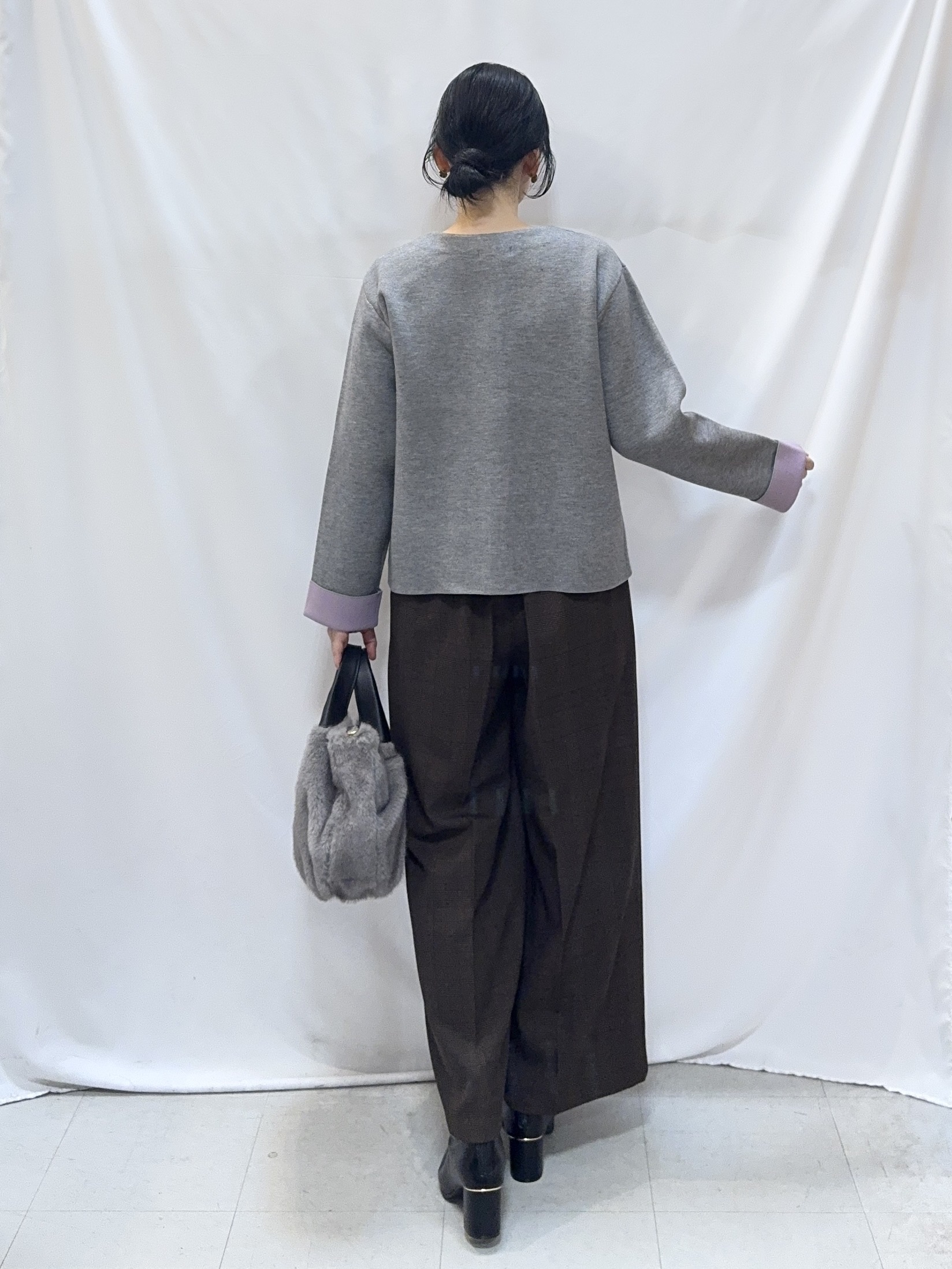 𝐇𝐢𝐫𝐨𝐦𝐢さんの「SHOO･LA･RUE｜【S-LL/洗濯機可/静電気防止】もちもち配色ダブルフェイスカーディガン」を使ったコーディネート
