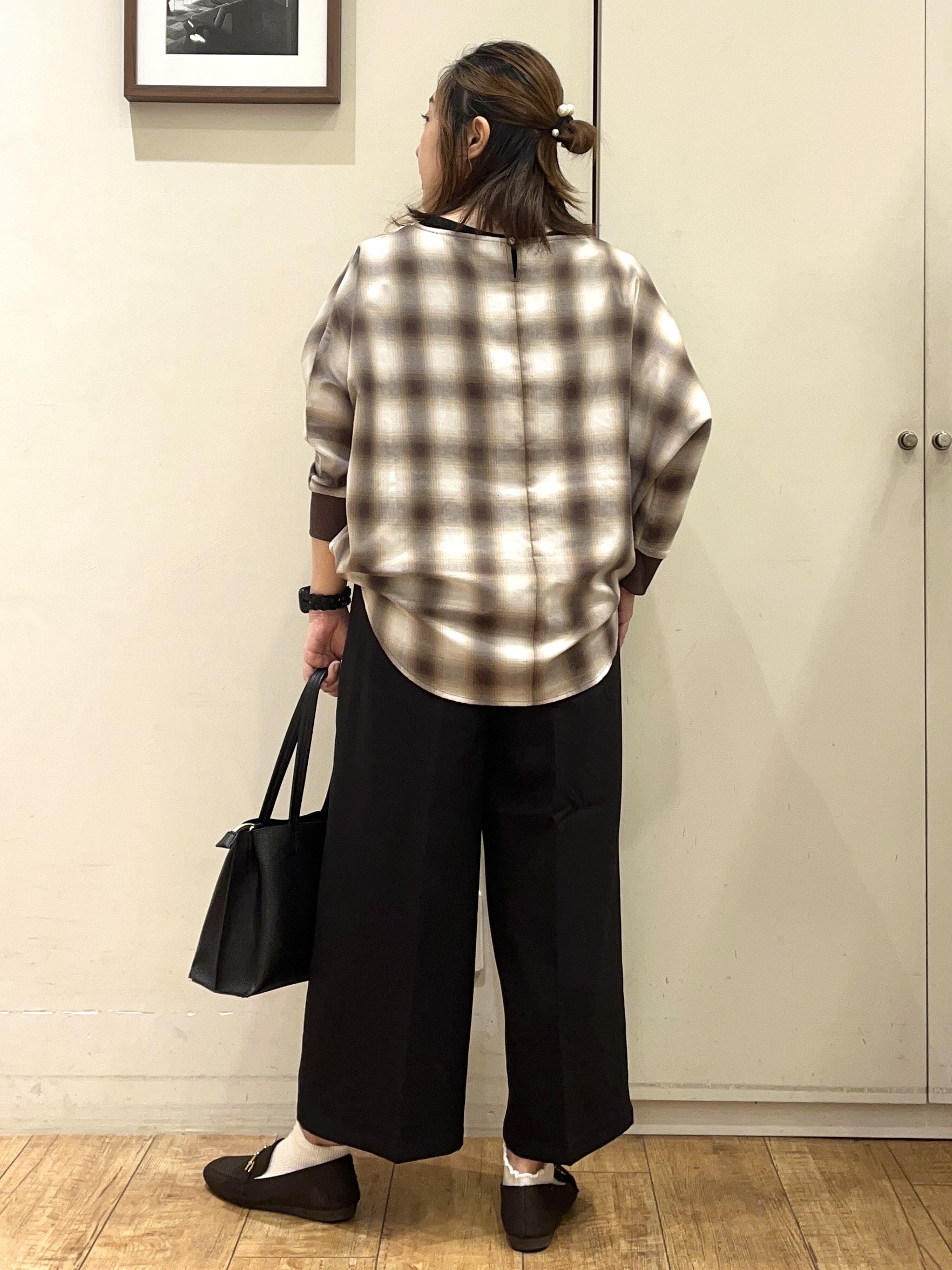 harusakuさんの「SHOO･LA･RUE｜【着丈選べる/洗濯後しわになりにくい】インせず着られる ドルマンブラウス」を使ったコーディネート