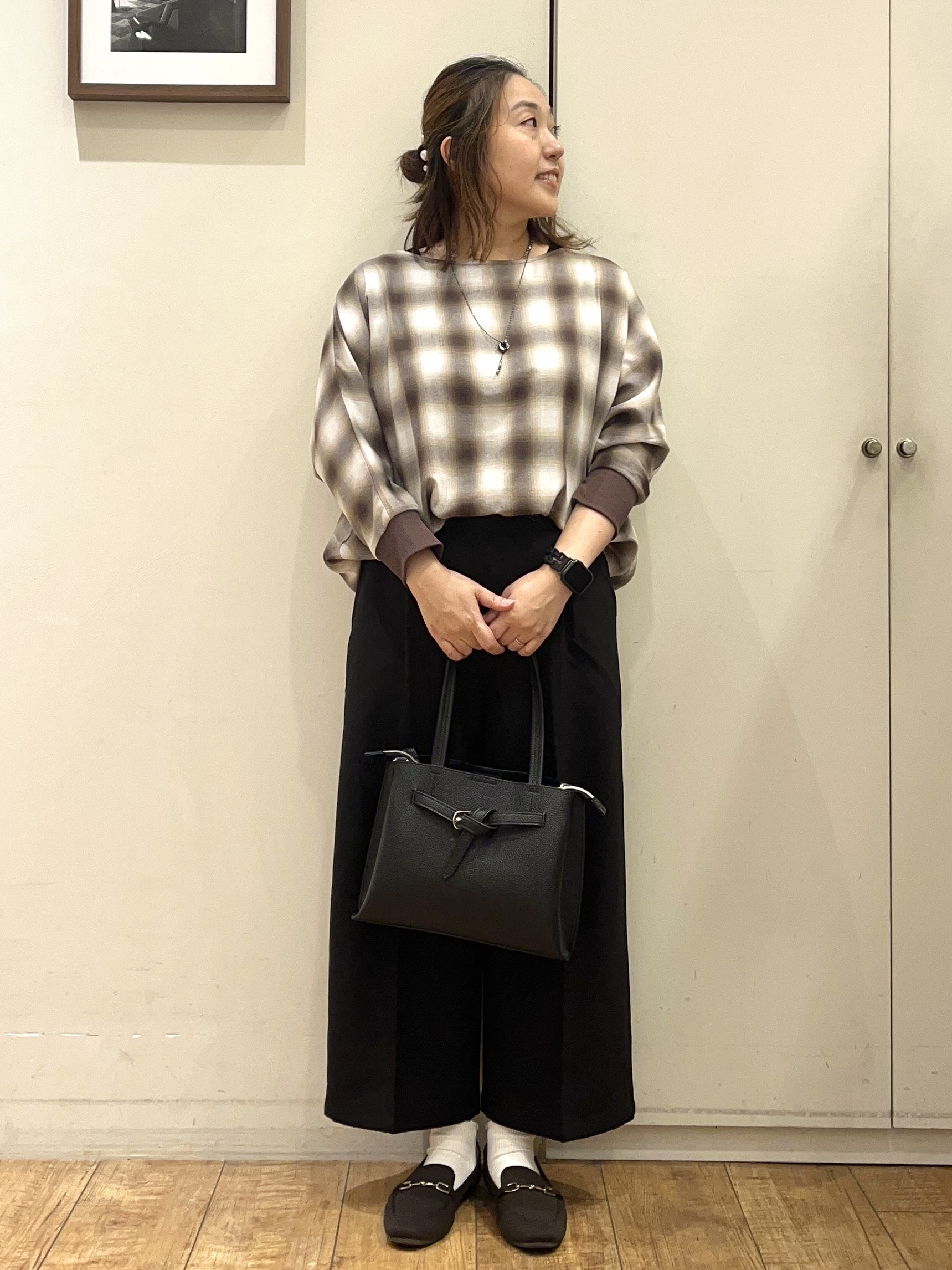 harusakuさんの「SHOO･LA･RUE｜【着丈選べる/洗濯後しわになりにくい】インせず着られる ドルマンブラウス」を使ったコーディネート