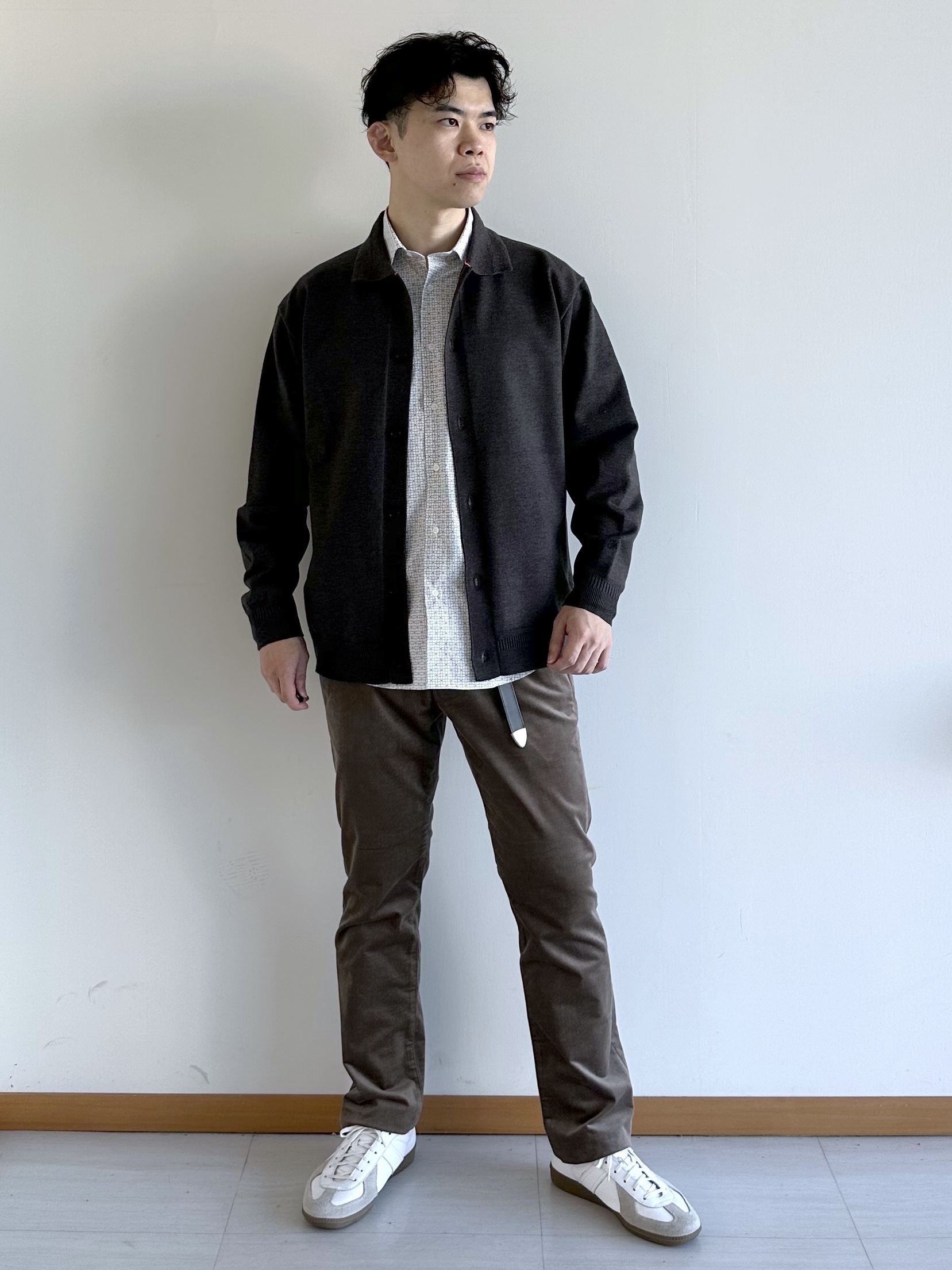 イッシーさんの「TAKEO KIKUCHI｜ニット シャツ カーディガン」を使ったコーディネート