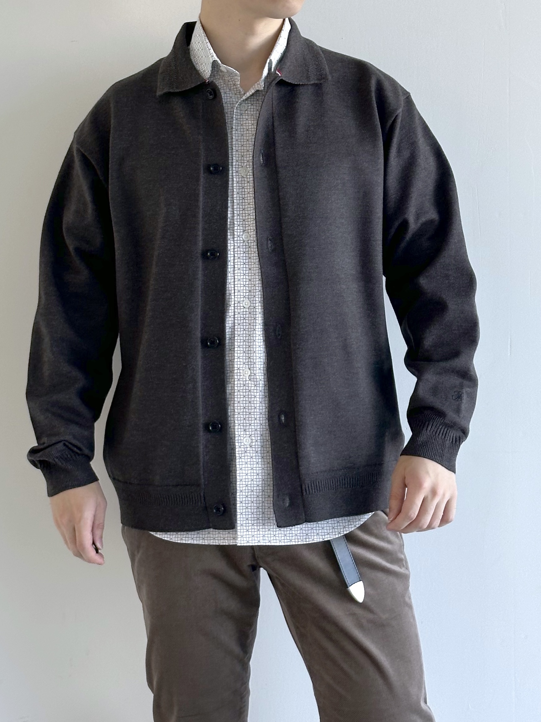 イッシーさんの「TAKEO KIKUCHI｜ニット シャツ カーディガン」を使ったコーディネート
