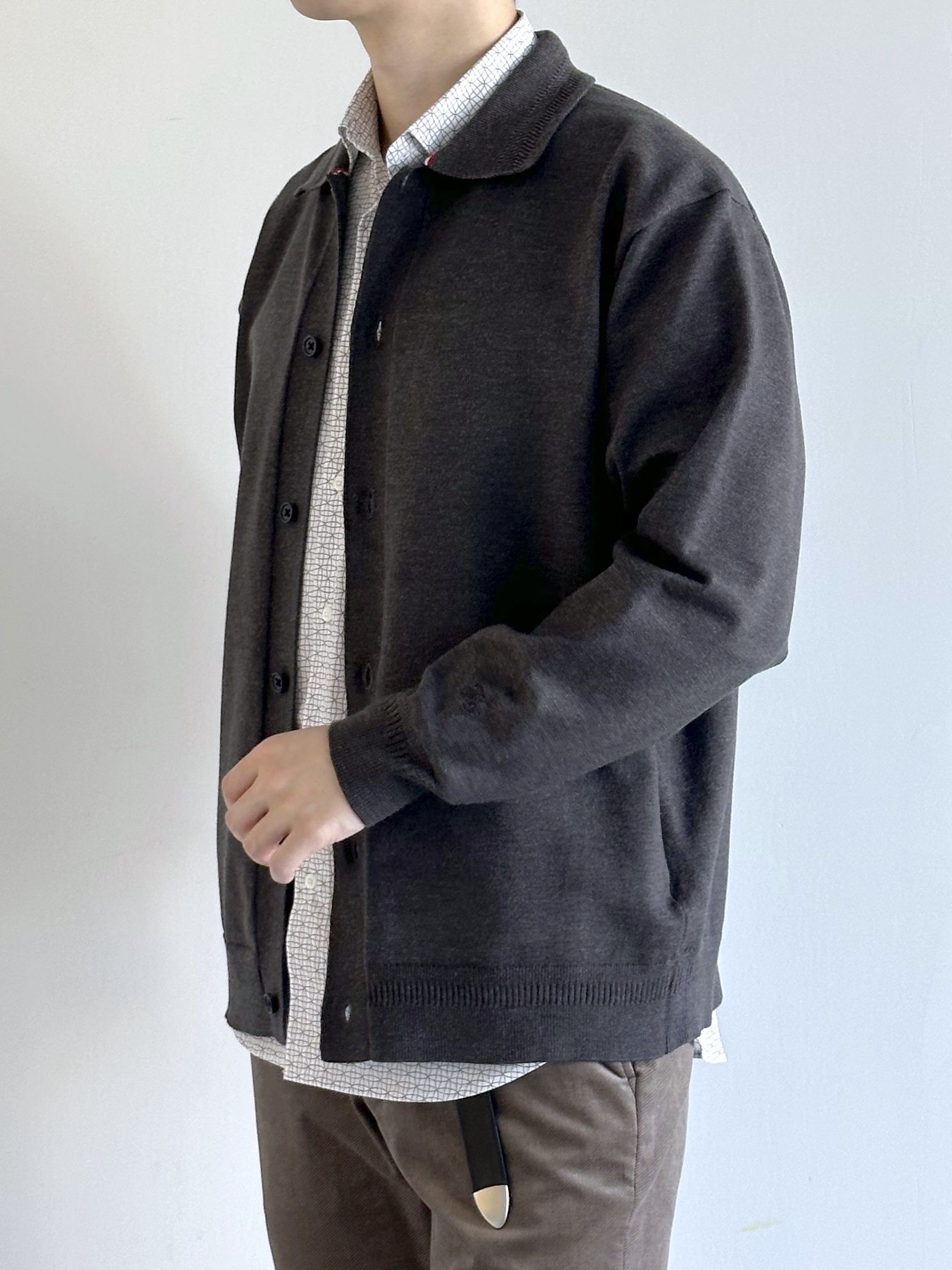 イッシーさんの「TAKEO KIKUCHI｜ニット シャツ カーディガン」を使ったコーディネート