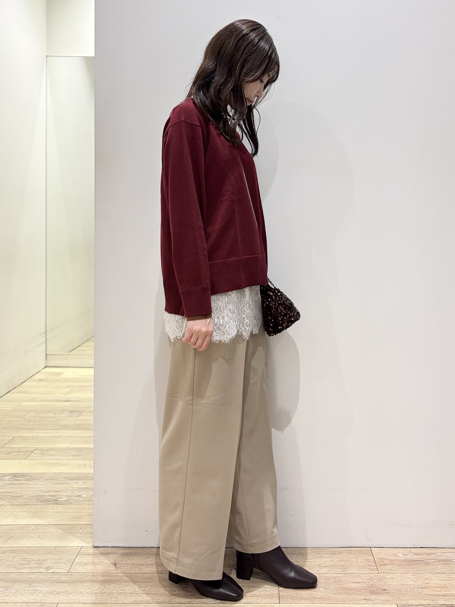 MOMOさんの「index｜『THE』名品ボートネックニット【8col／洗濯機OK】」を使ったコーディネート