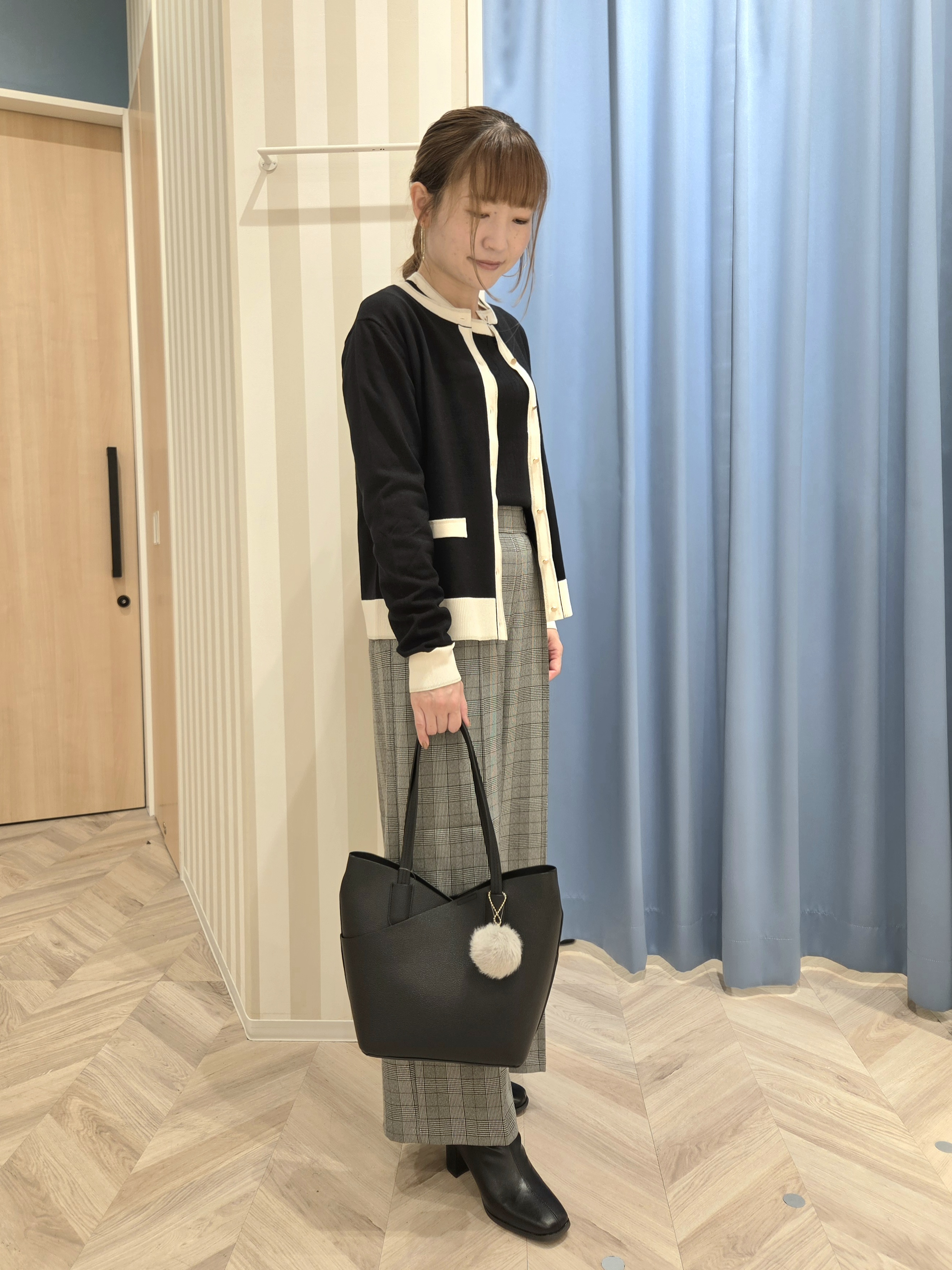 Ikumiさんの「SHOO･LA･RUE｜【S-LL/洗濯機可】配色使いが目を惹く クルーネックニットカーディガン」を使ったコーディネート