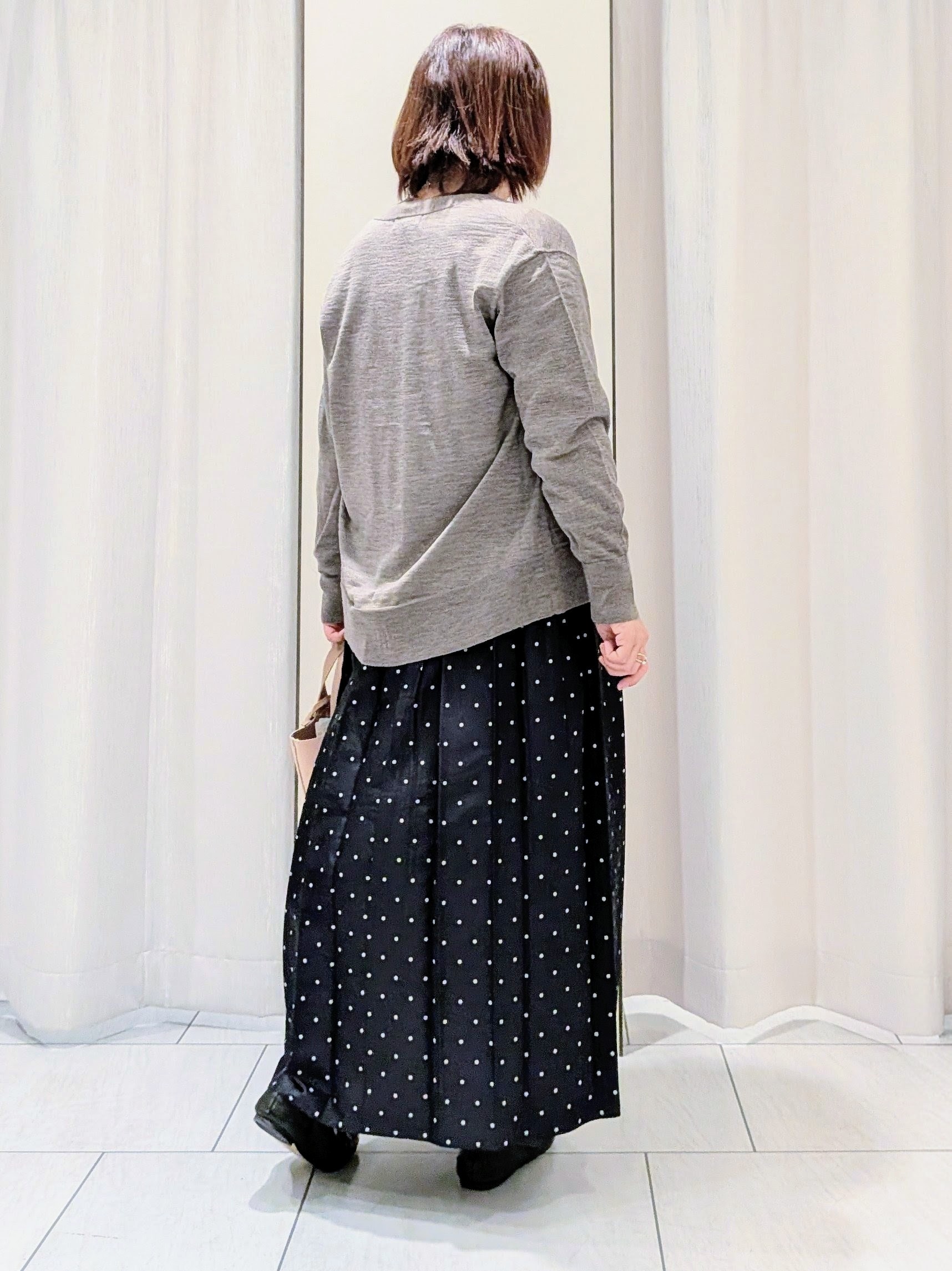 Onumaさんの「UNTITLED｜【アンサンブル可能/オンオフ使える】シルクウールカシミヤプルオーバー」を使ったコーディネート