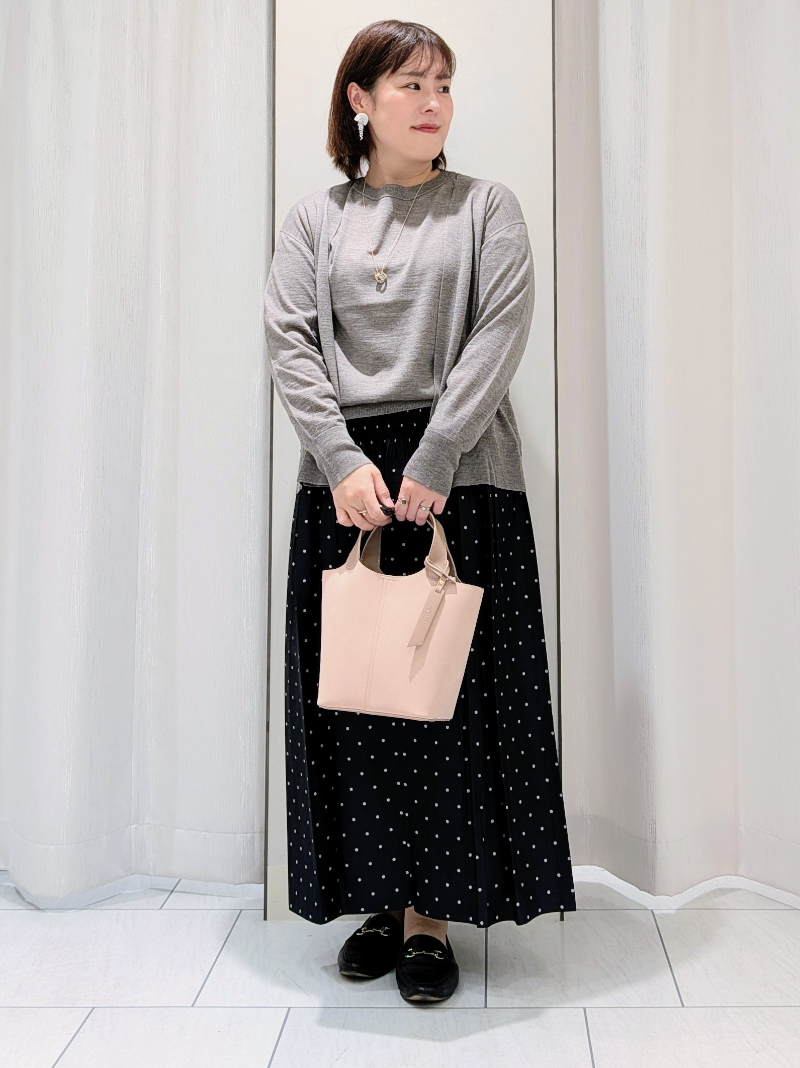 Onumaさんの「UNTITLED｜【アンサンブル可能/オンオフ使える】シルクウールカシミヤプルオーバー」を使ったコーディネート