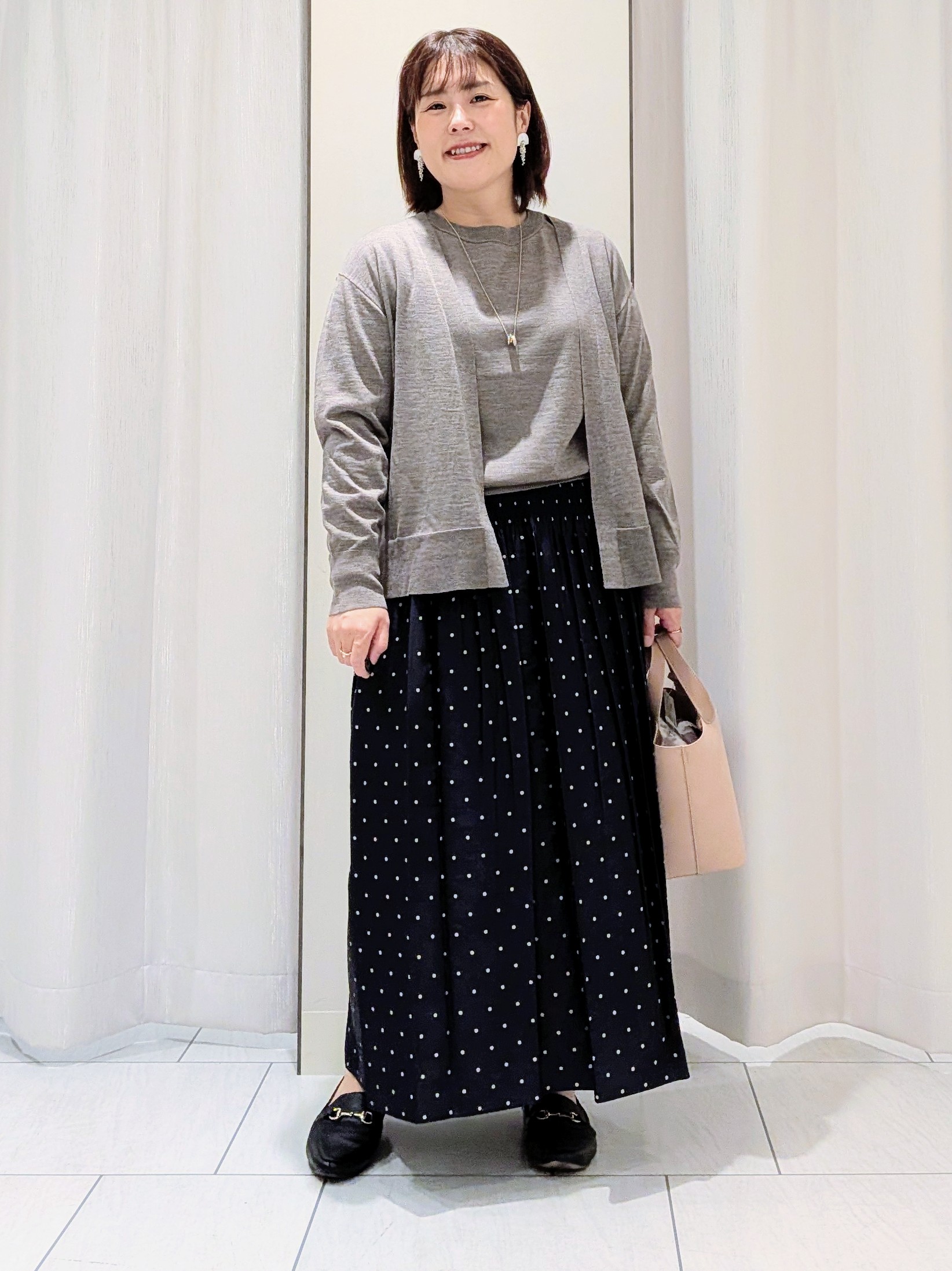 Onumaさんの「UNTITLED｜【アンサンブル可能/オンオフ使える】シルクウールカシミヤプルオーバー」を使ったコーディネート