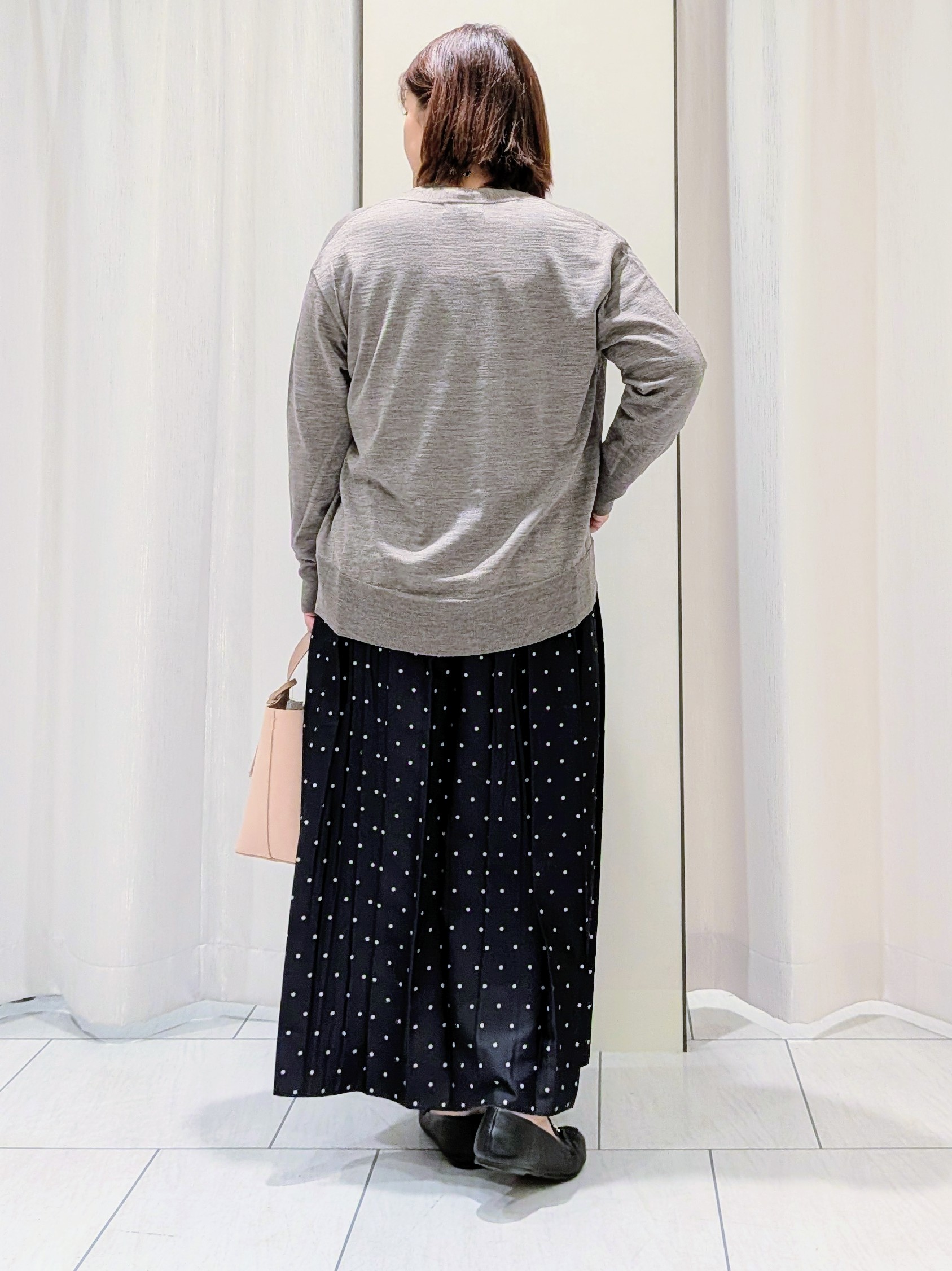 Onumaさんの「UNTITLED｜【アンサンブル可能/オンオフ使える】シルクウールカシミヤプルオーバー」を使ったコーディネート