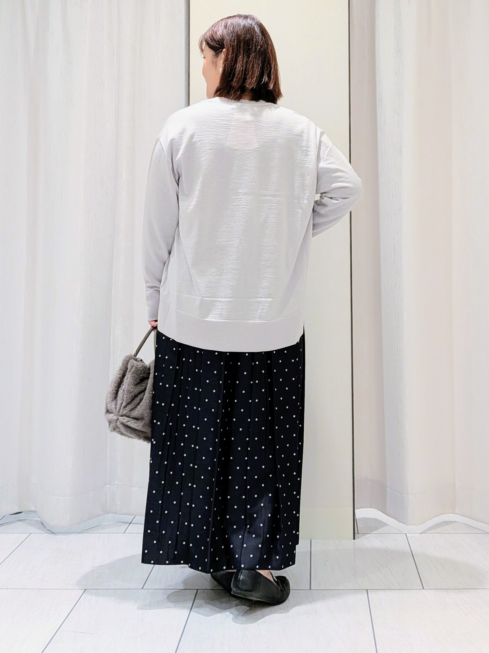 Onumaさんの「UNTITLED｜【アンサンブル可能/オンオフ使える】シルクウールカシミヤプルオーバー」を使ったコーディネート