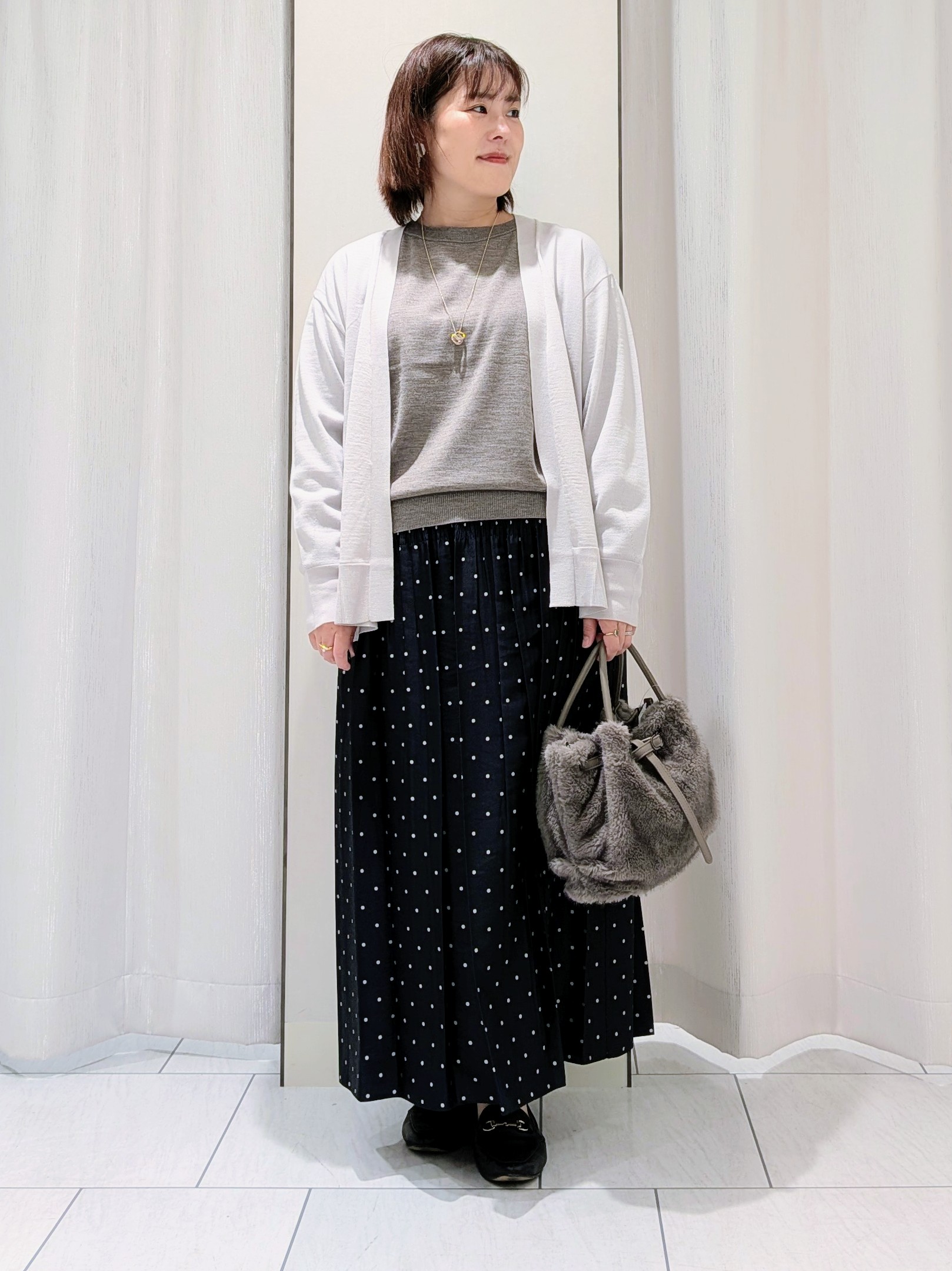 Onumaさんの「UNTITLED｜【アンサンブル可能/オンオフ使える】シルクウールカシミヤプルオーバー」を使ったコーディネート