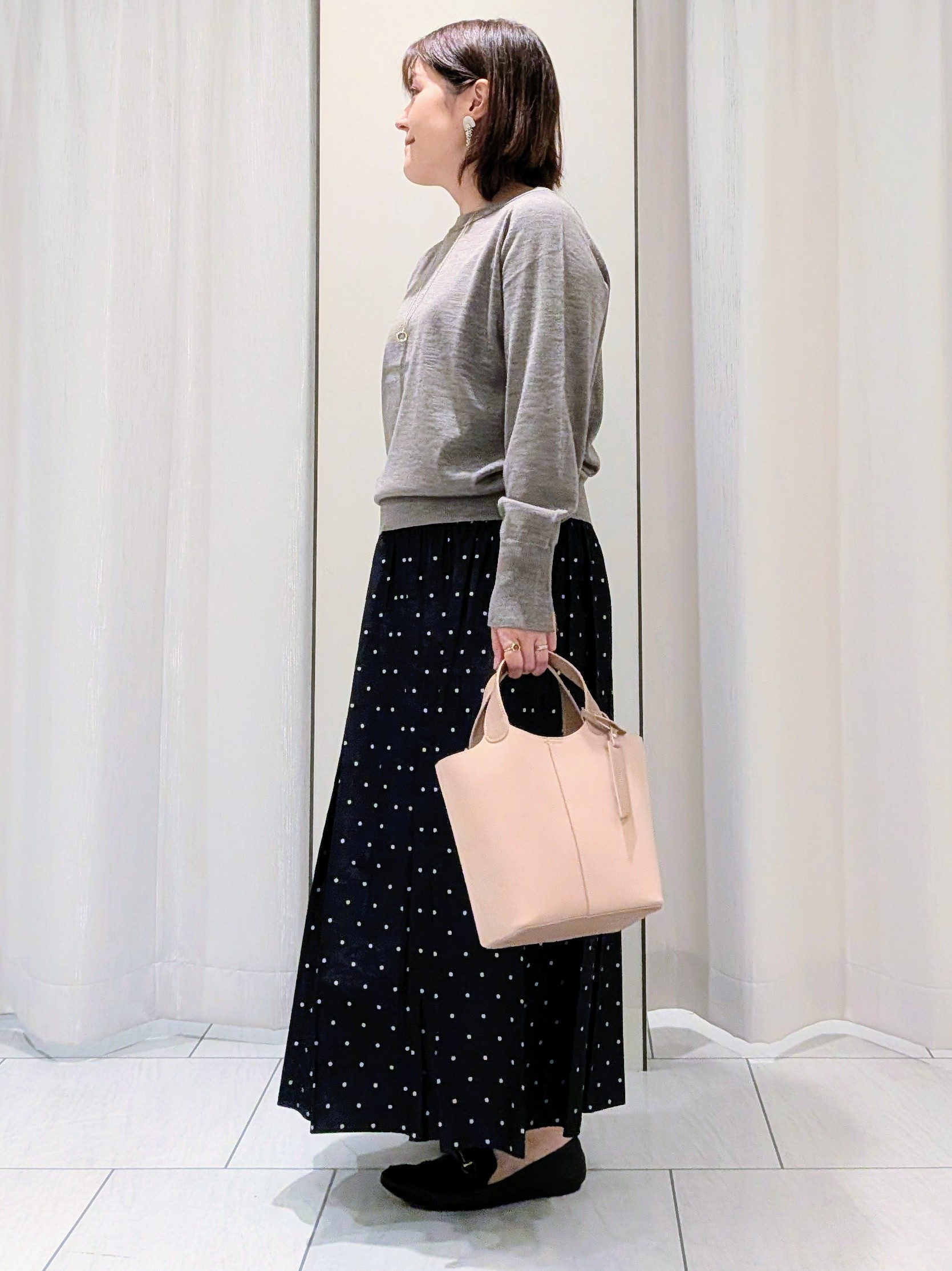 Onumaさんの「UNTITLED｜【アンサンブル可能/オンオフ使える】シルクウールカシミヤプルオーバー」を使ったコーディネート
