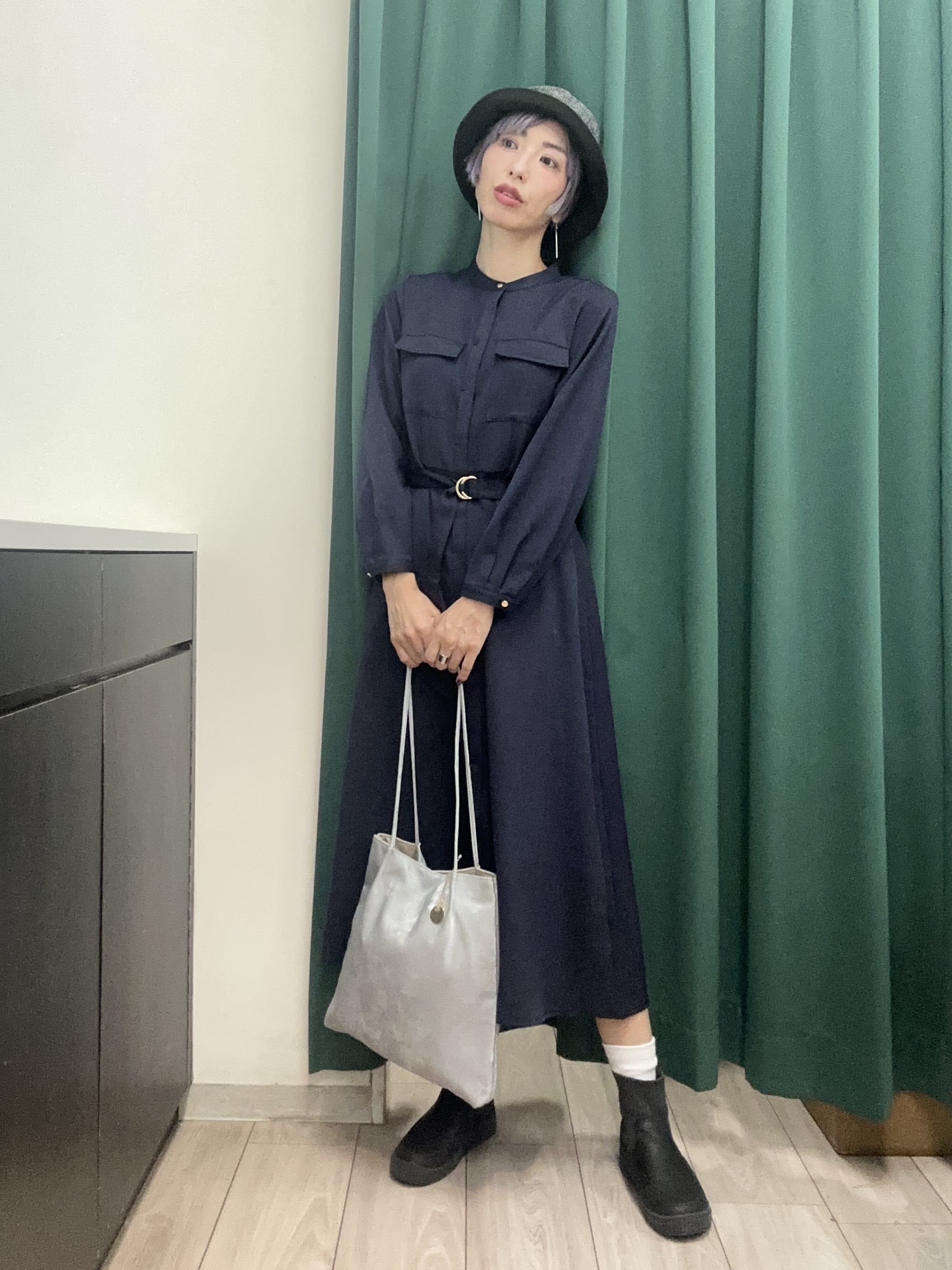 えまんさんの「SHOO･LA･RUE｜【S-LL/洗濯機可】フレアシルエットが上品見え バンドカラーベルト付シャツワンピース」を使ったコーディネート