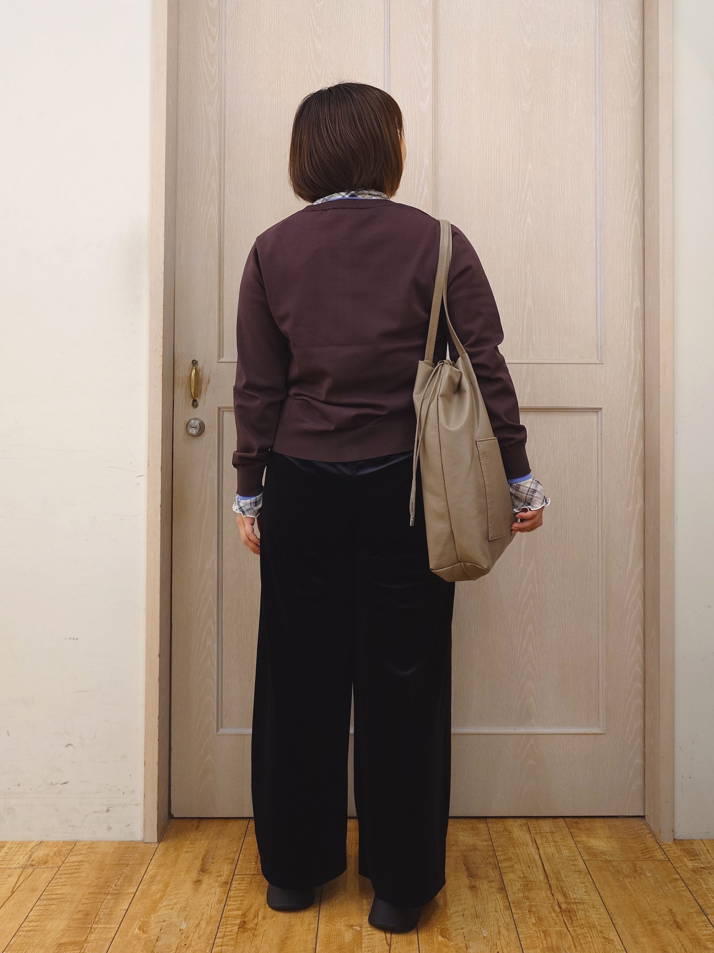 とろろさんの「SHOO･LA･RUE｜【S-LL/洗濯機可】レイヤード風でこなれ見え 配色カーディガン」を使ったコーディネート