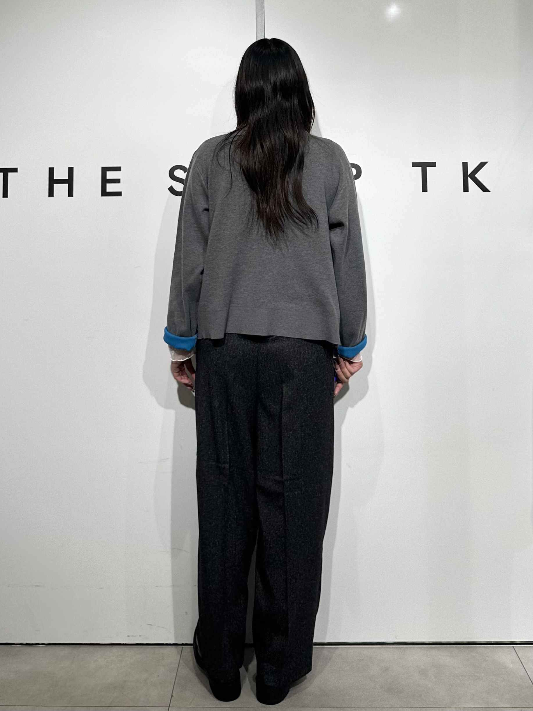 cottonさんの「THE SHOP TK｜【洗濯機OK】もにゅ 袖配色カーディガン」を使ったコーディネート