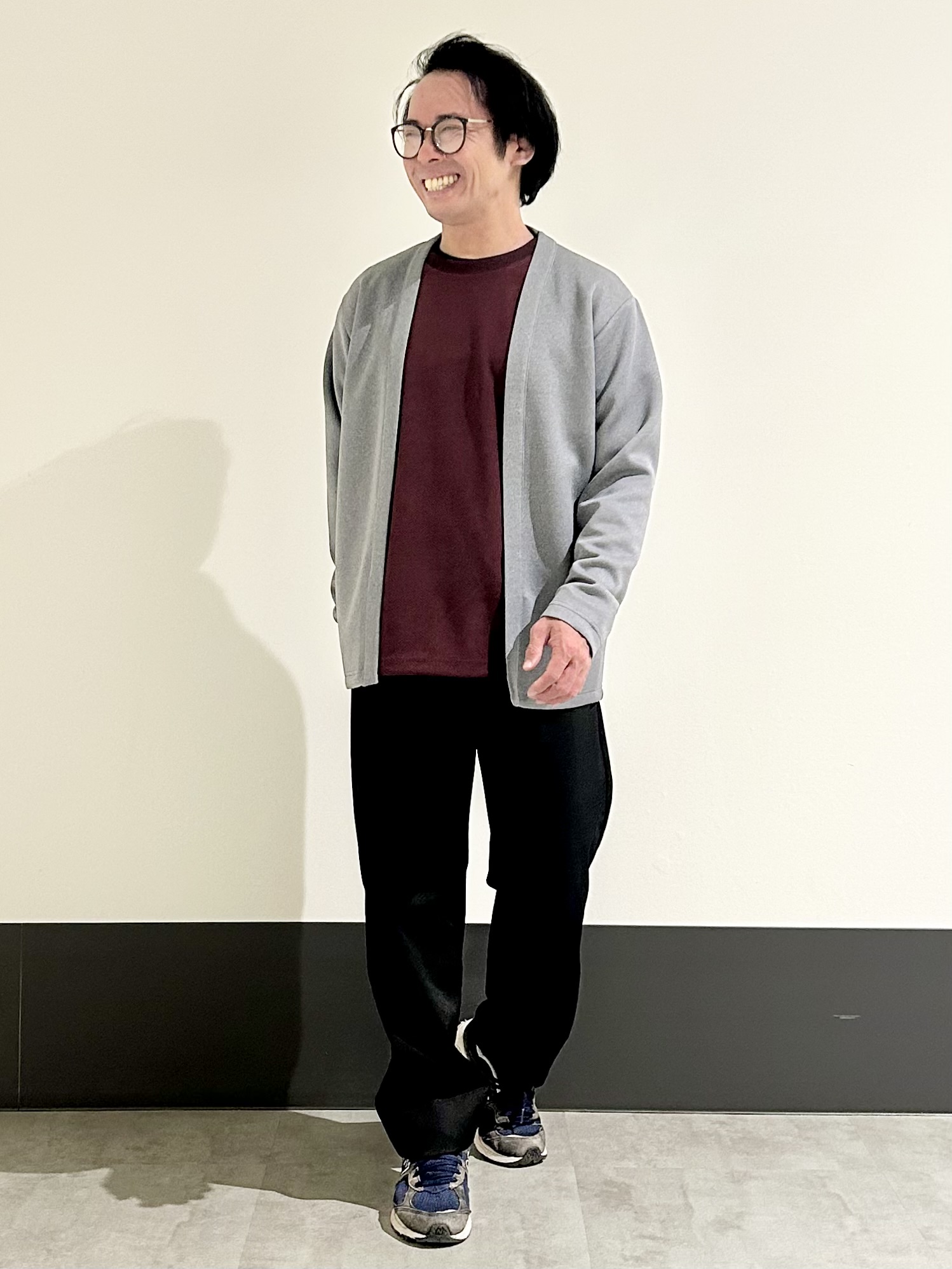 KENJI Iさんの「THE SHOP TK｜杢調スエードタッチカーデ」を使ったコーディネート