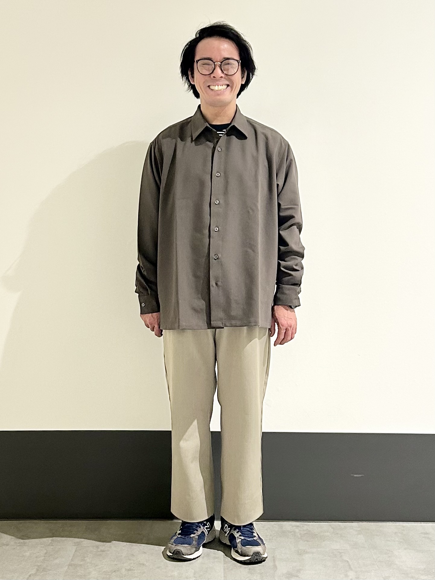 KENJI Iさんの「THE SHOP TK｜【洗濯機OK】ウールライク 長袖シャツ」を使ったコーディネート