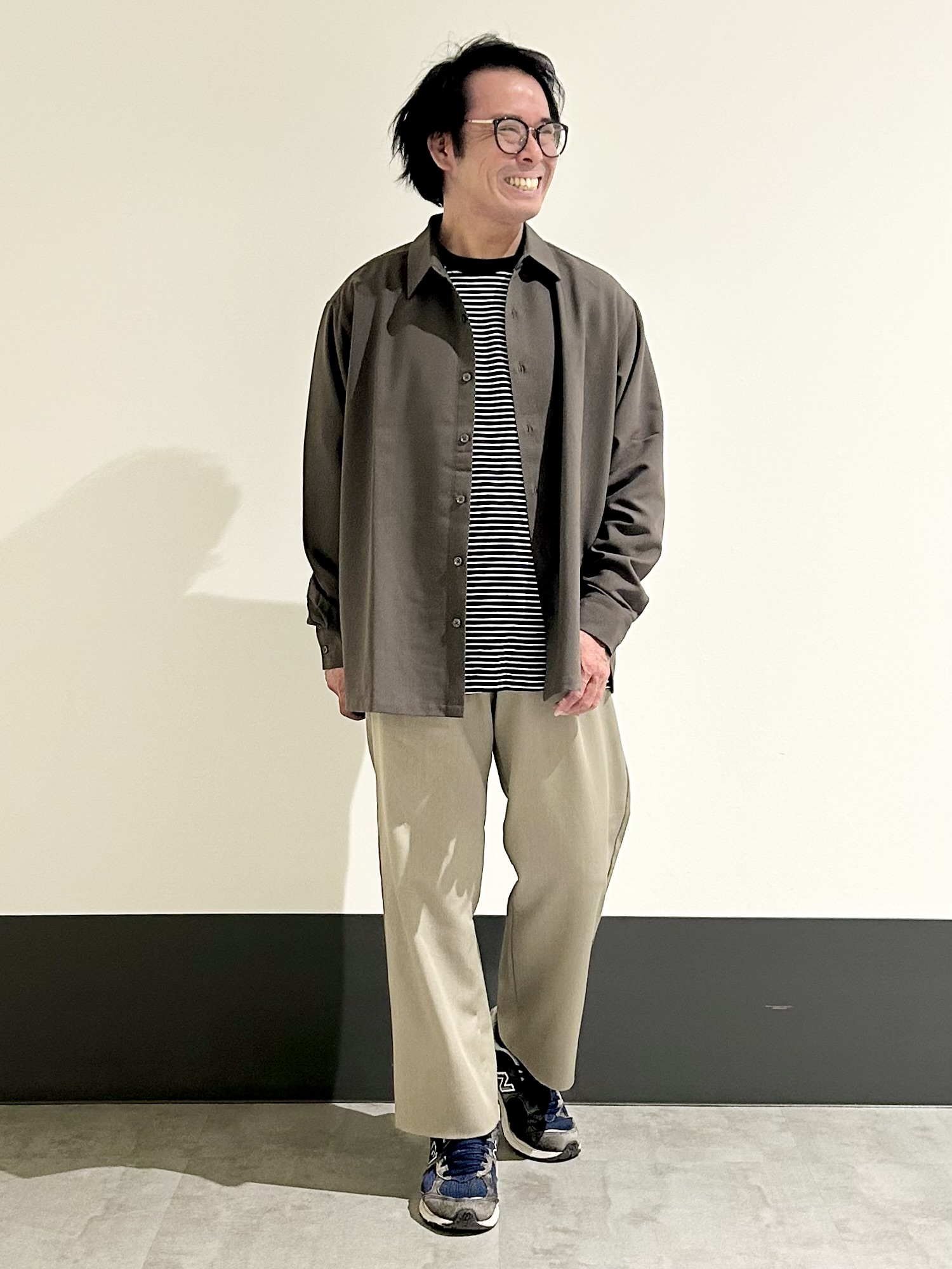 KENJI Iさんの「THE SHOP TK｜【洗濯機OK】ウールライク 長袖シャツ」を使ったコーディネート