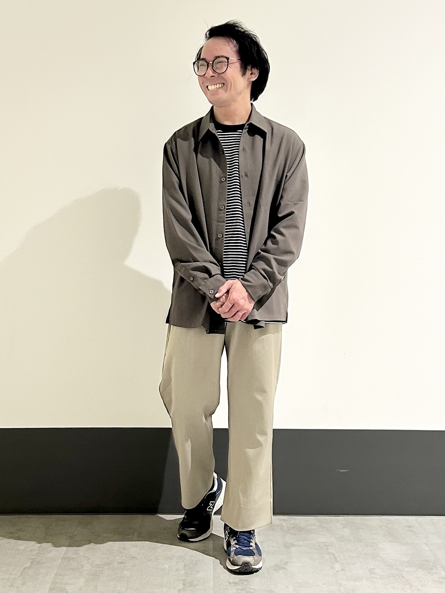 KENJI Iさんの「THE SHOP TK｜【洗濯機OK】ウールライク 長袖シャツ」を使ったコーディネート