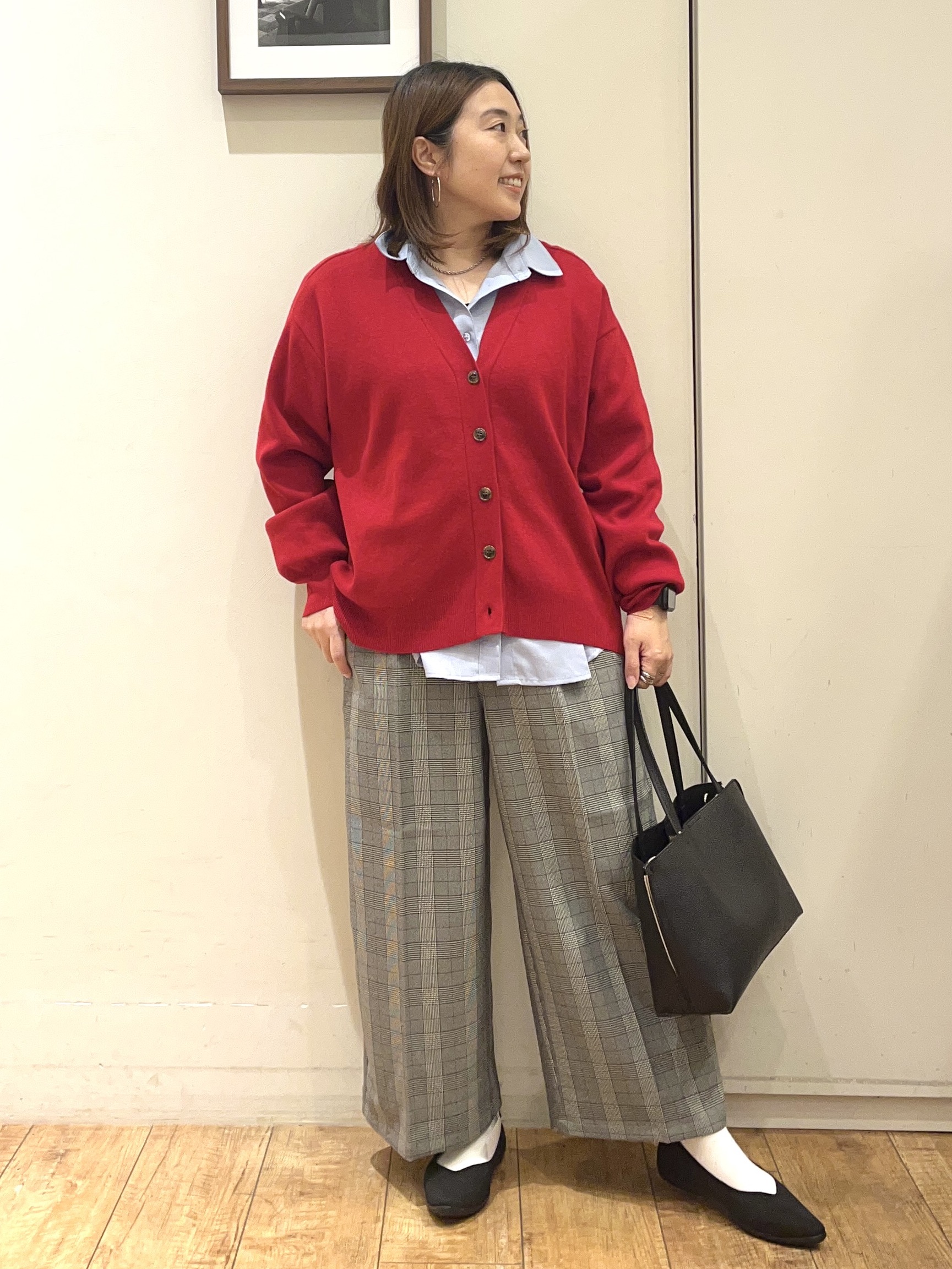 harusakuさんの「SHOO･LA･RUE｜【毛玉になりにくい/S-LL/洗濯機可/体型カバー】Vネックゆったりカーディガン」を使ったコーディネート