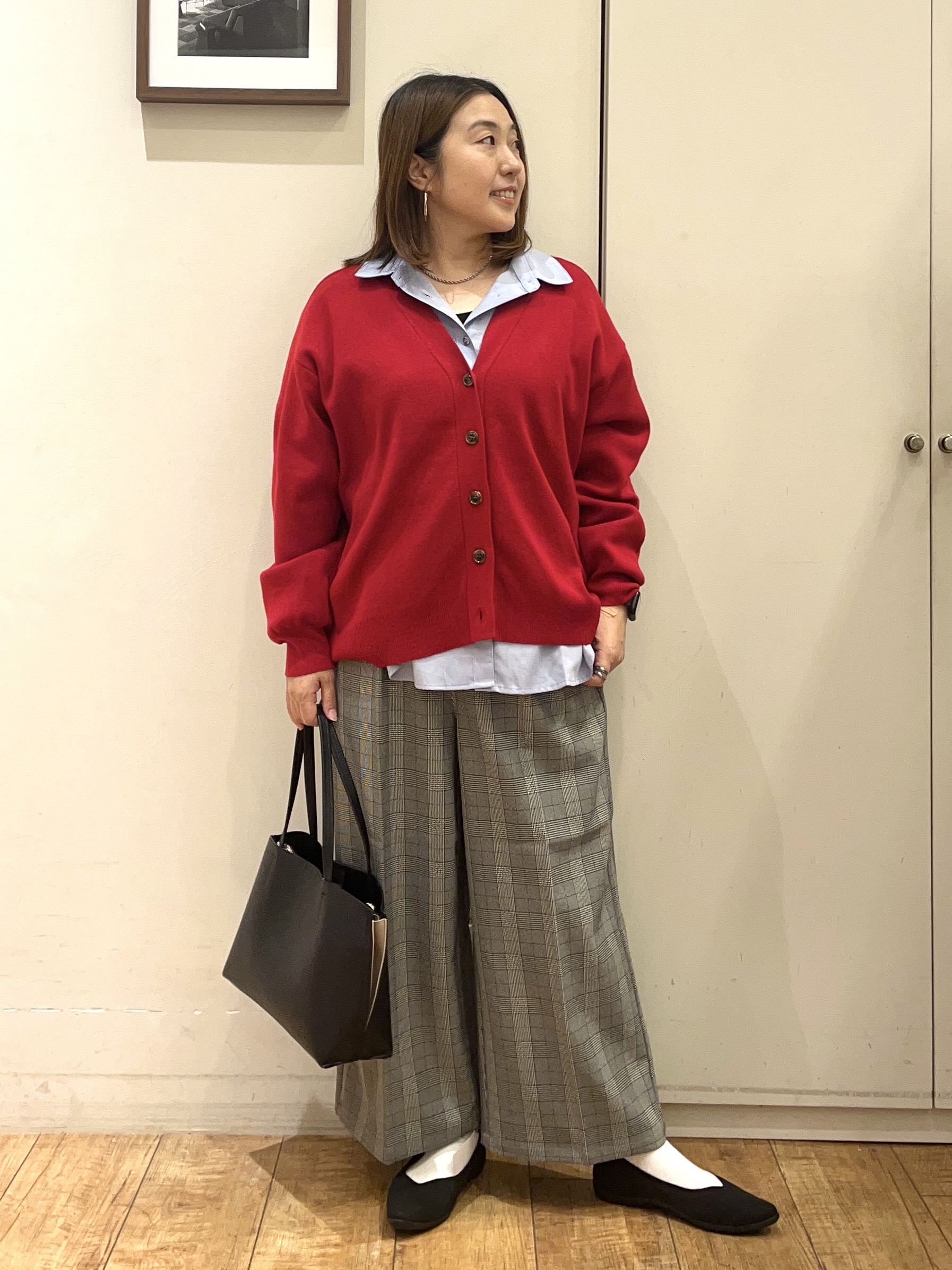 harusakuさんの「SHOO･LA･RUE｜【毛玉になりにくい/S-LL/洗濯機可/体型カバー】Vネックゆったりカーディガン」を使ったコーディネート