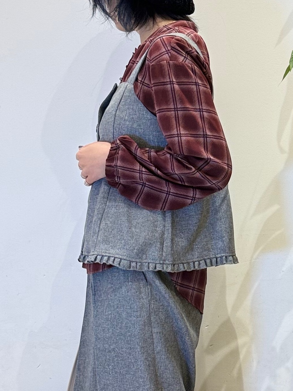 misakiさんの「SHOO･LA･RUE｜【2点セット／着方いろいろ】ビスチェ&times;センタープレスパンツ セットアップ」を使ったコーディネート