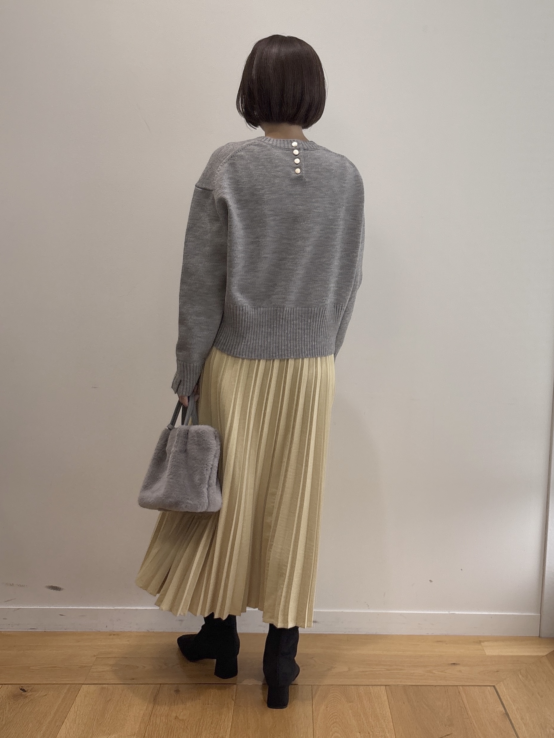 NAKAさんの「OPAQUE.CLIP｜【森絵梨佳さん着用】スウェードライクプリーツスカート《S～LL/5col／洗濯機OK》」を使ったコーディネート