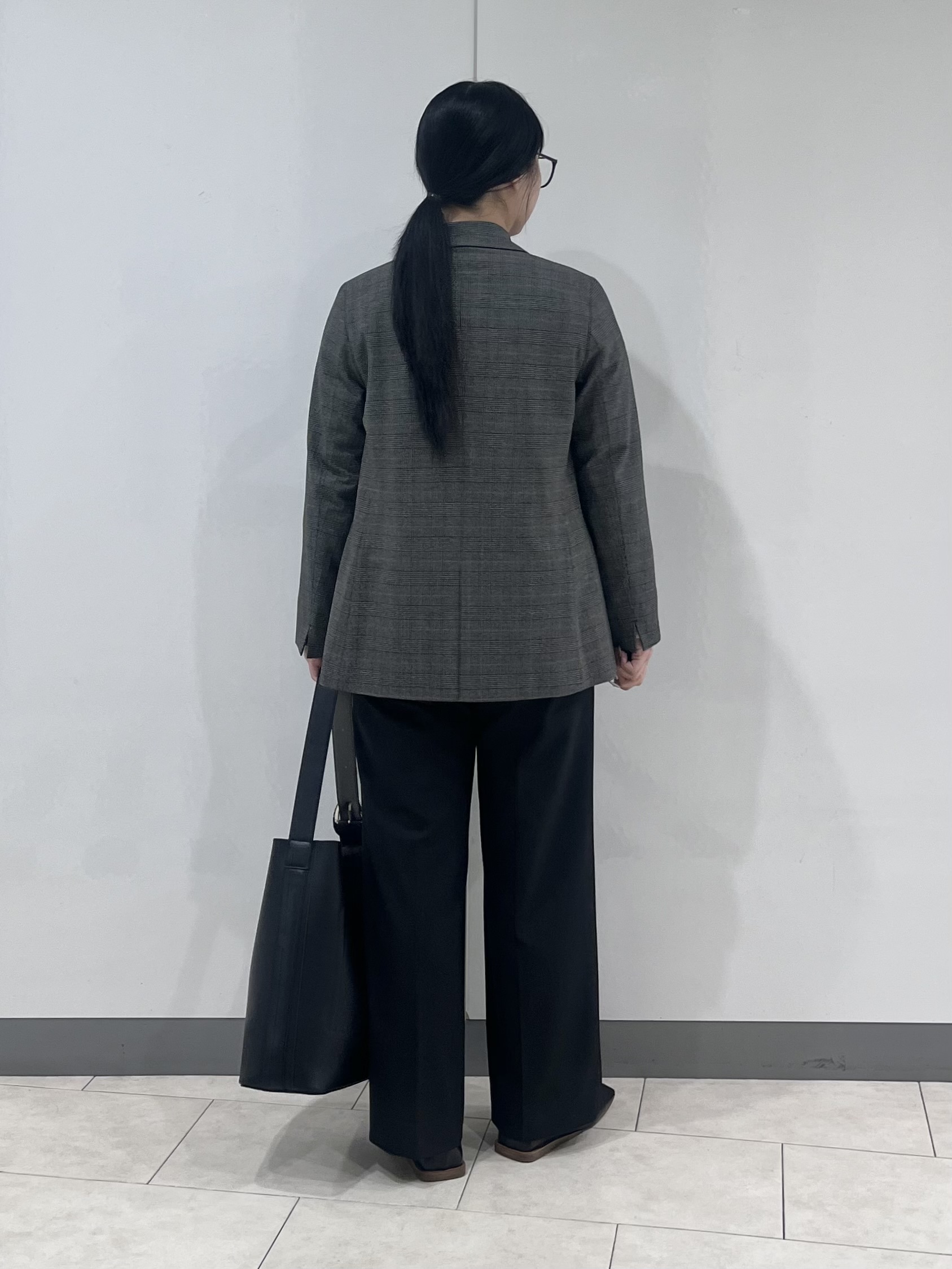 hasuさんの「INDIVI｜【超軽量／蓄熱／撥水】中綿ライトチェスターコート」を使ったコーディネート