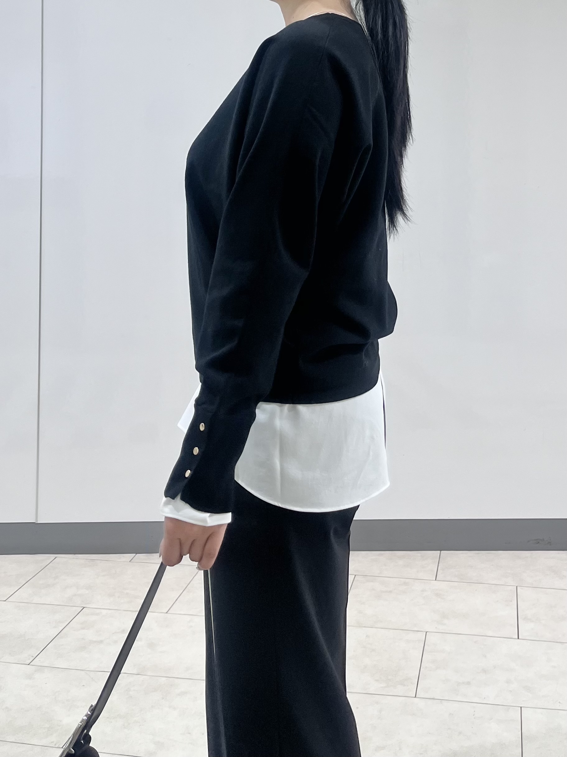 hasuさんの「INDIVI｜【選べる6色／ストレッチ◎】きれいめドルマンスリーブニット」を使ったコーディネート