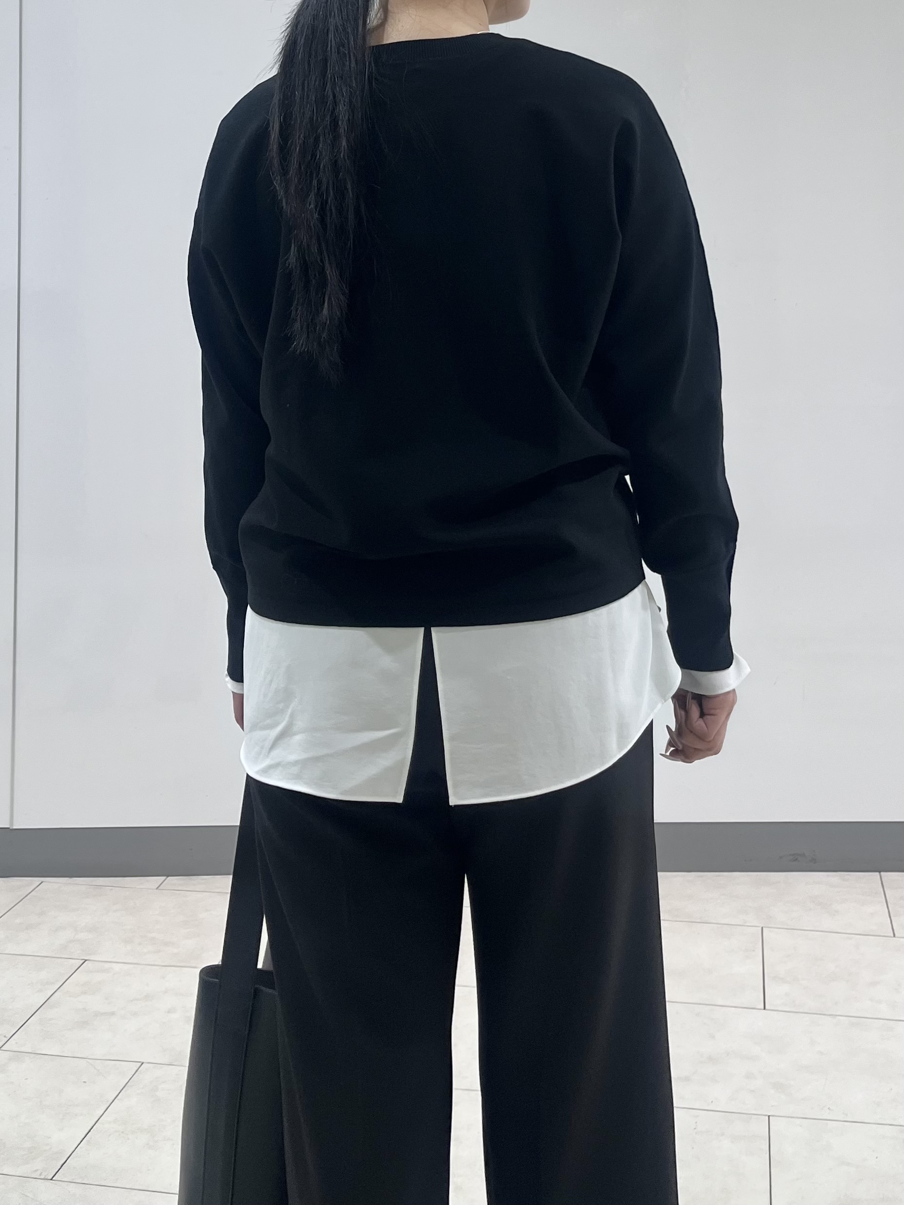 hasuさんの「INDIVI｜【選べる6色／ストレッチ◎】きれいめドルマンスリーブニット」を使ったコーディネート