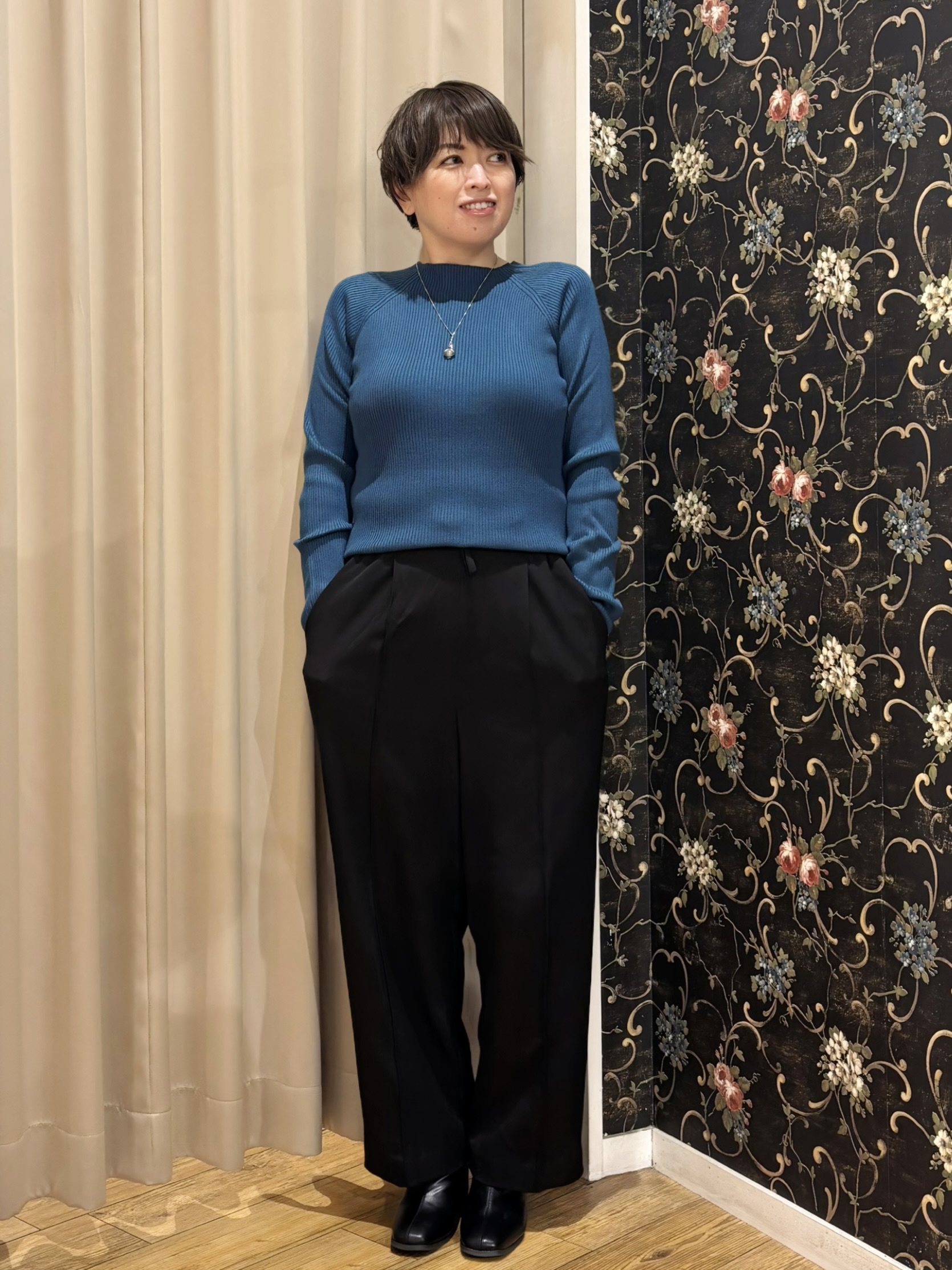 たみさんの「SHOO･LA･RUE｜【洗濯後しわになりにくい/S-LL】裾ドロストフリルブルゾン」を使ったコーディネート