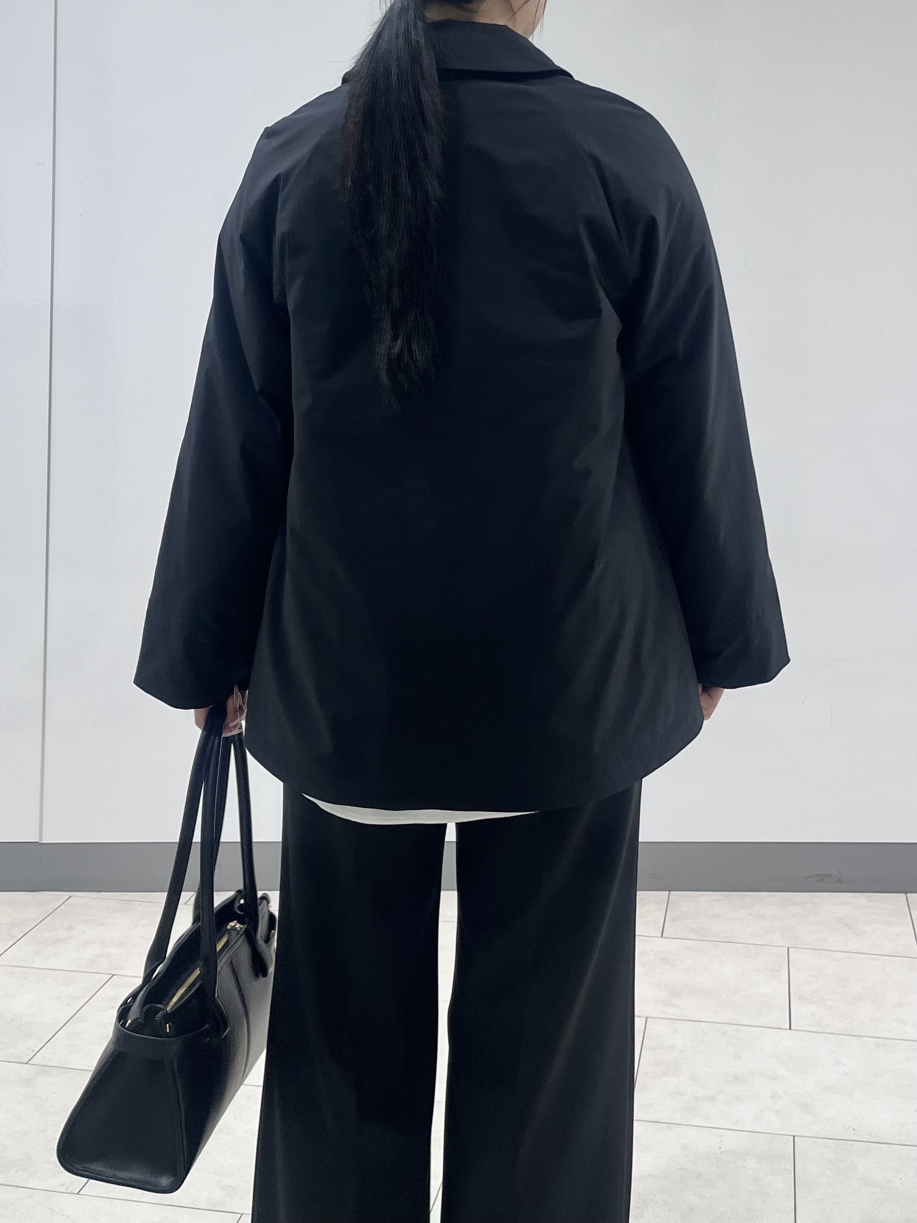 hasuさんの「INDIVI｜【超軽量／蓄熱／撥水】ステンカラー中綿ライトコート」を使ったコーディネート