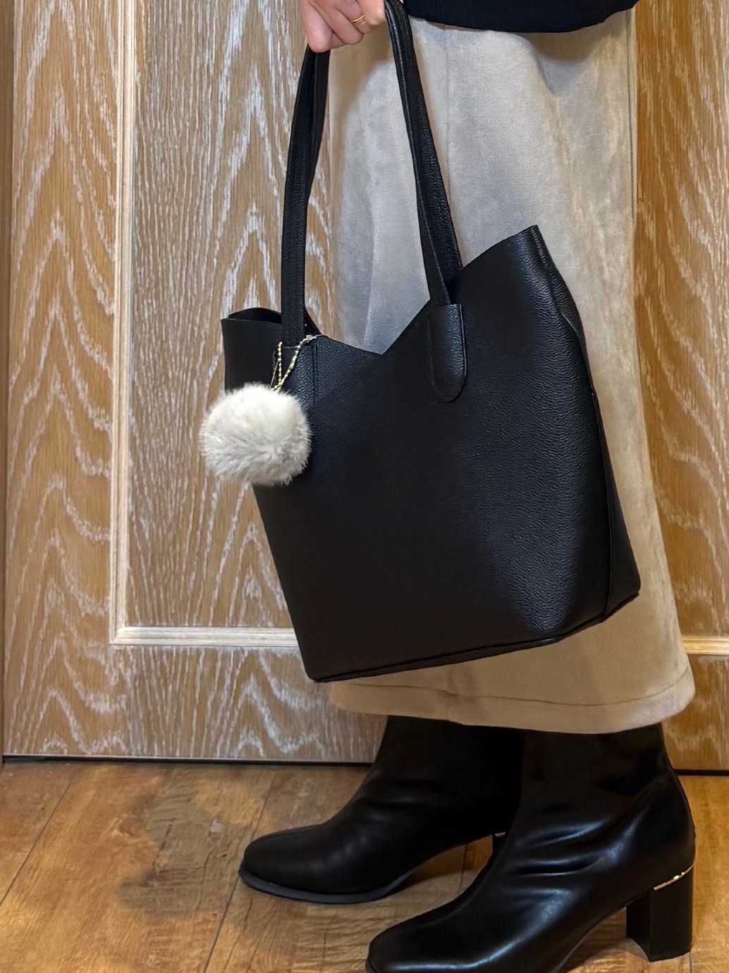 KAORIさんの「SHOO･LA･RUE｜【毛玉になりにくい/S-LL/洗濯機可/体型カバー】Vネックゆったりカーディガン」を使ったコーディネート