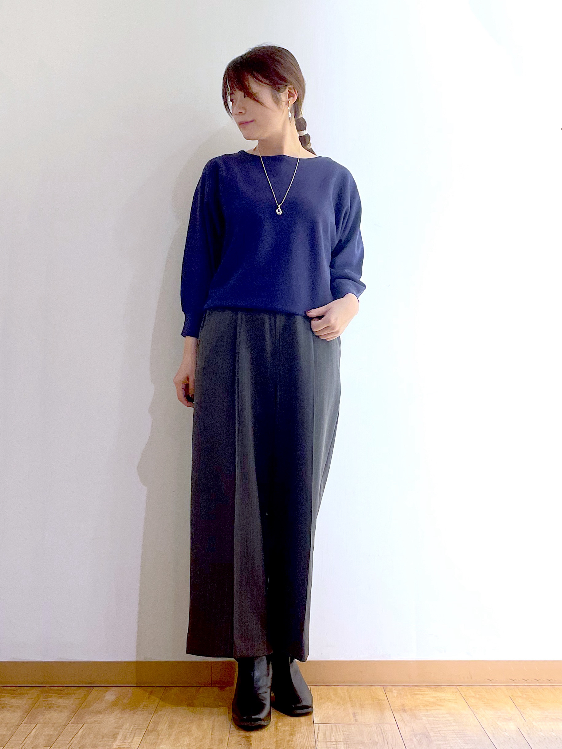 かのさんの「SHOO･LA･RUE｜【洗濯機可】軽やかさらタッチ インせず着られる すっきり見えドルマンニット」を使ったコーディネート
