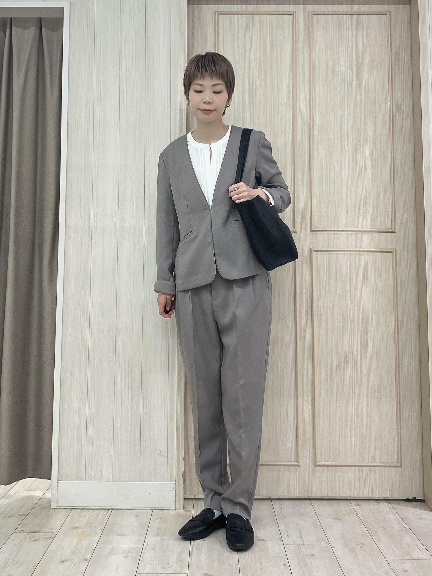 Turnerさんの「SHOO･LA･RUE｜【セットアップ可/通勤/洗濯機可/SS-LL】女性らしく決まる カラーレスジャケット」を使ったコーディネート