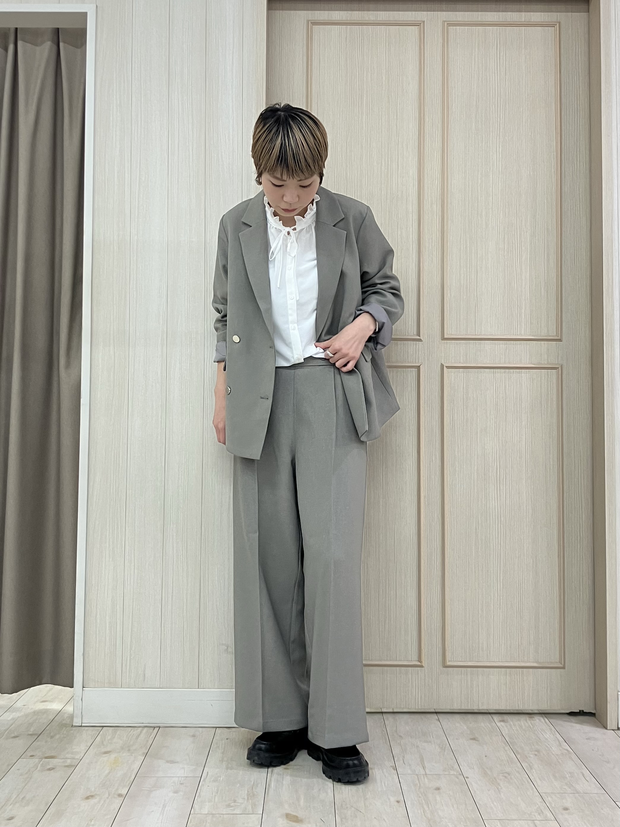 Turnerさんの「SHOO･LA･RUE｜【セットアップ可/洗濯後しわになりにくい】ウールフィール ダブルジャケット」を使ったコーディネート