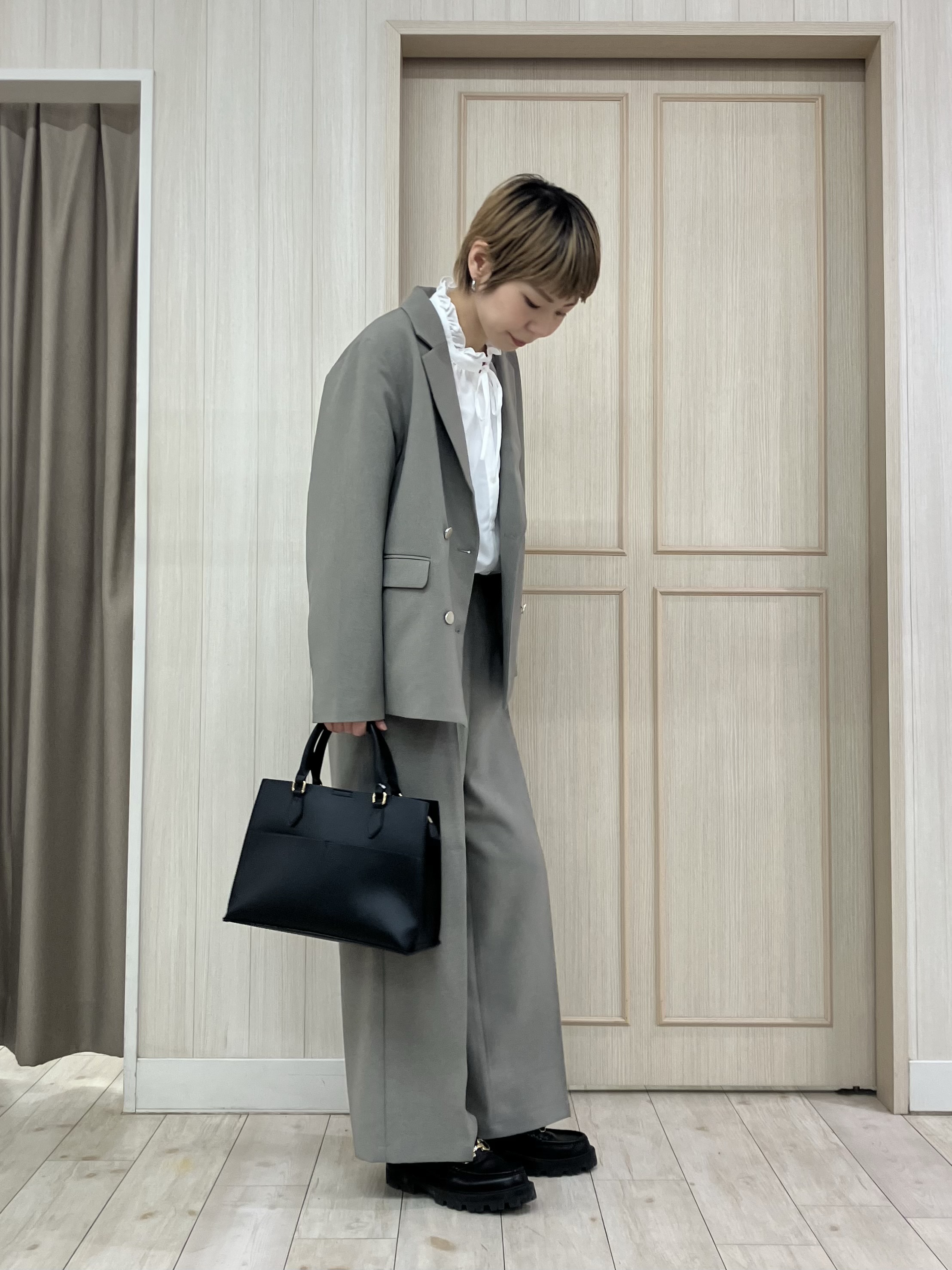 Turnerさんの「SHOO･LA･RUE｜【セットアップ可/洗濯後しわになりにくい】ウールフィール ダブルジャケット」を使ったコーディネート