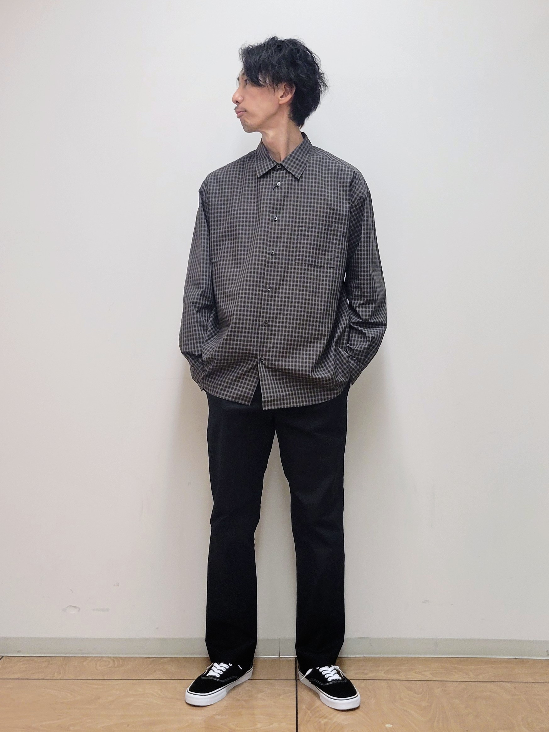 piroyaさんの「TAKEO KIKUCHI｜【日本製/Sサイズ～】リラックスフィットシャツ」を使ったコーディネート