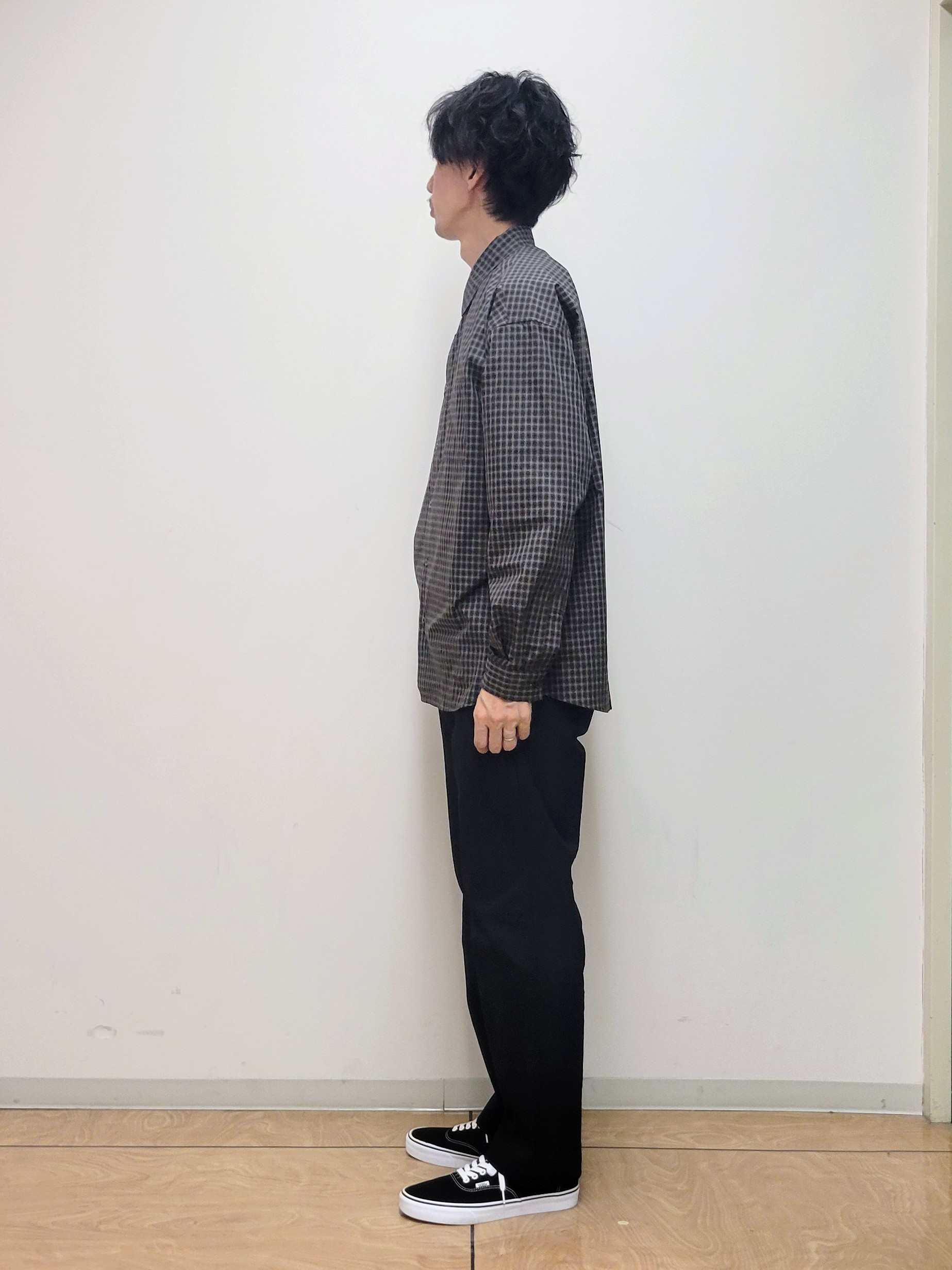 piroyaさんの「TAKEO KIKUCHI｜【日本製/Sサイズ～】リラックスフィットシャツ」を使ったコーディネート