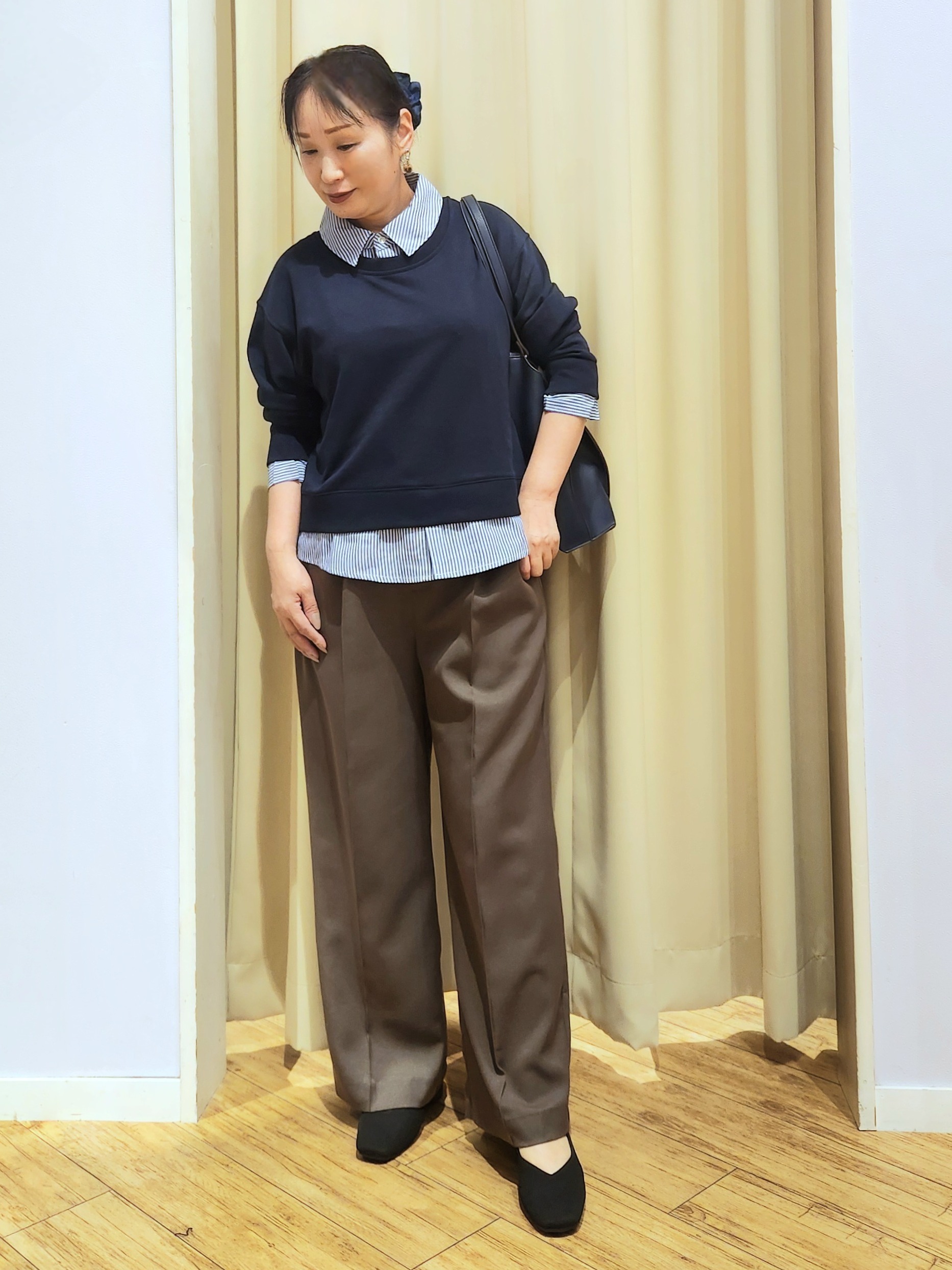くまさんの「SHOO･LA･RUE｜【S-LL/洗濯機可】一枚でレイヤード感が完成する シャツドッキング裏毛トップス」を使ったコーディネート